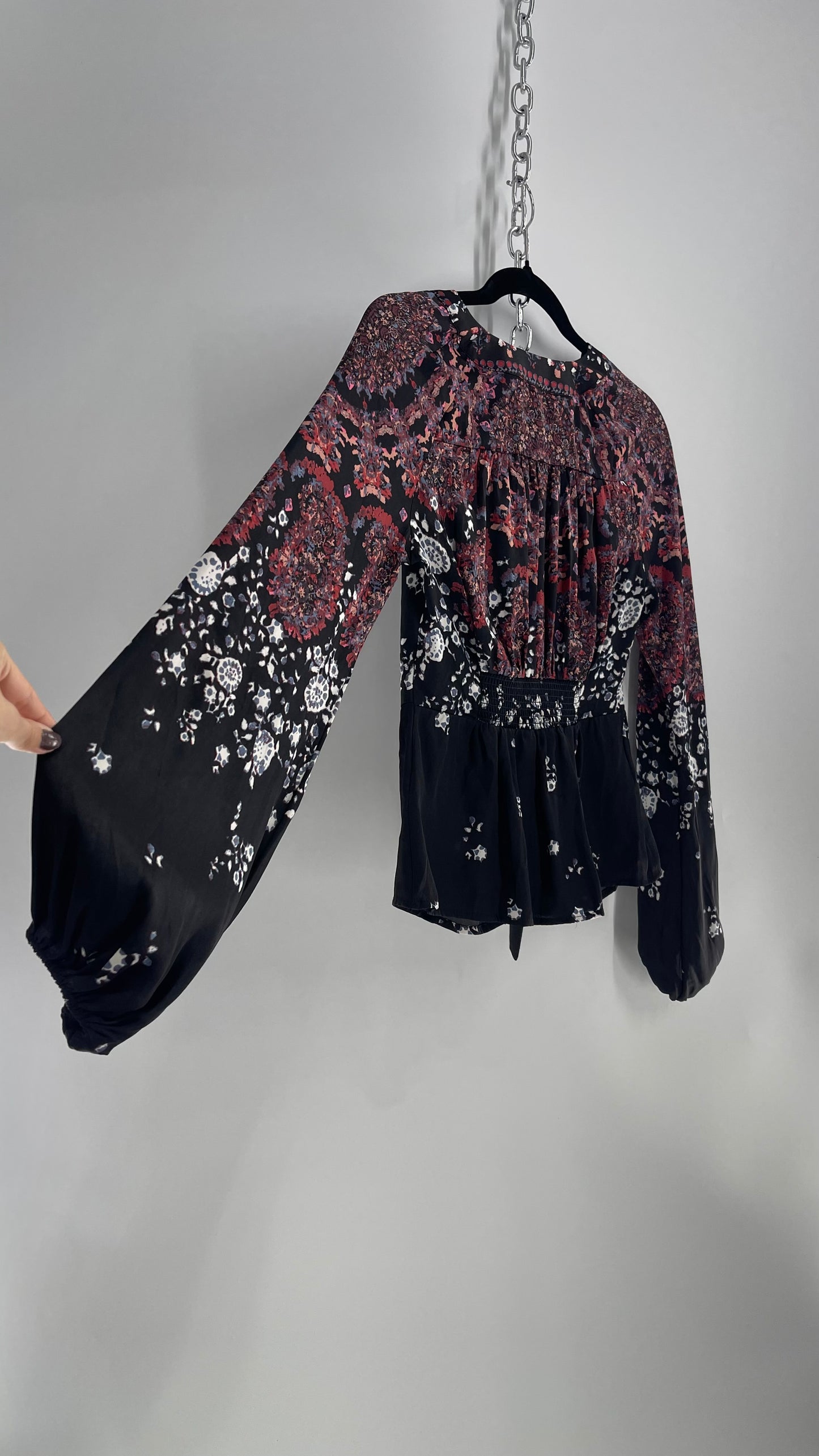 Free People Black Silky Balloon Sleeve Tie Bust Blouse with Button Bag (XS)