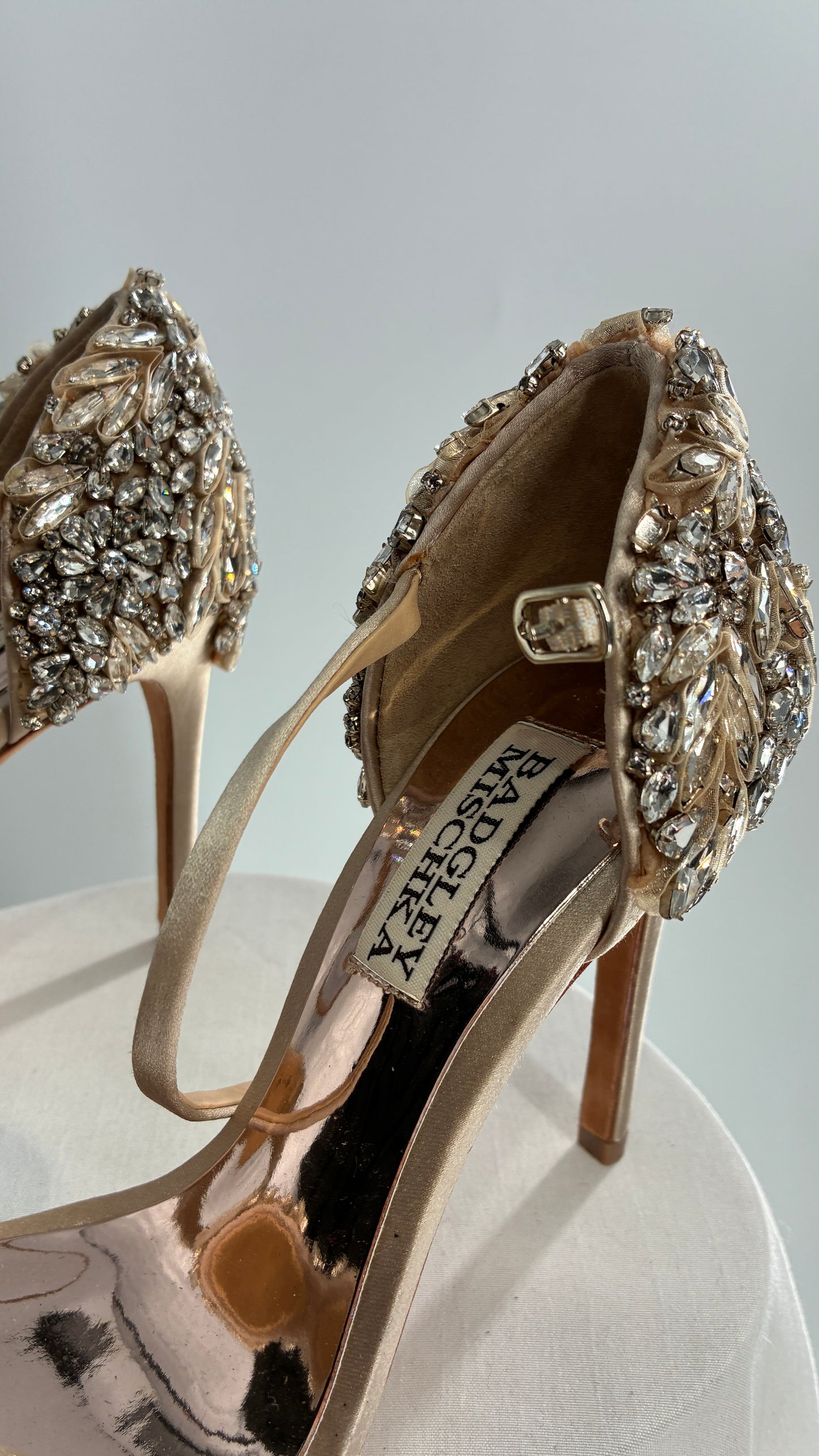 BAGDLEY MISCHKA Champagne Rhinestone Encrusted Embellished Round Toe Heels (5.5)