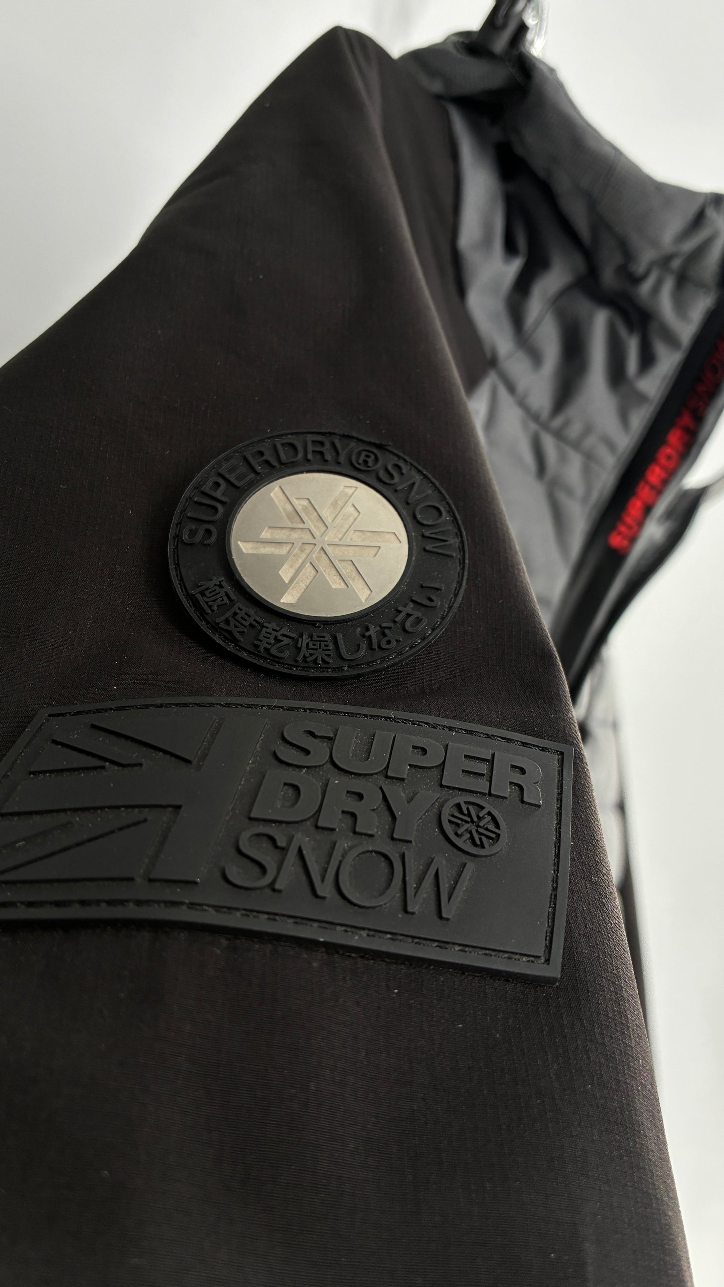 Super Dry Black and Grey Puffer Winter Jacket (Large)