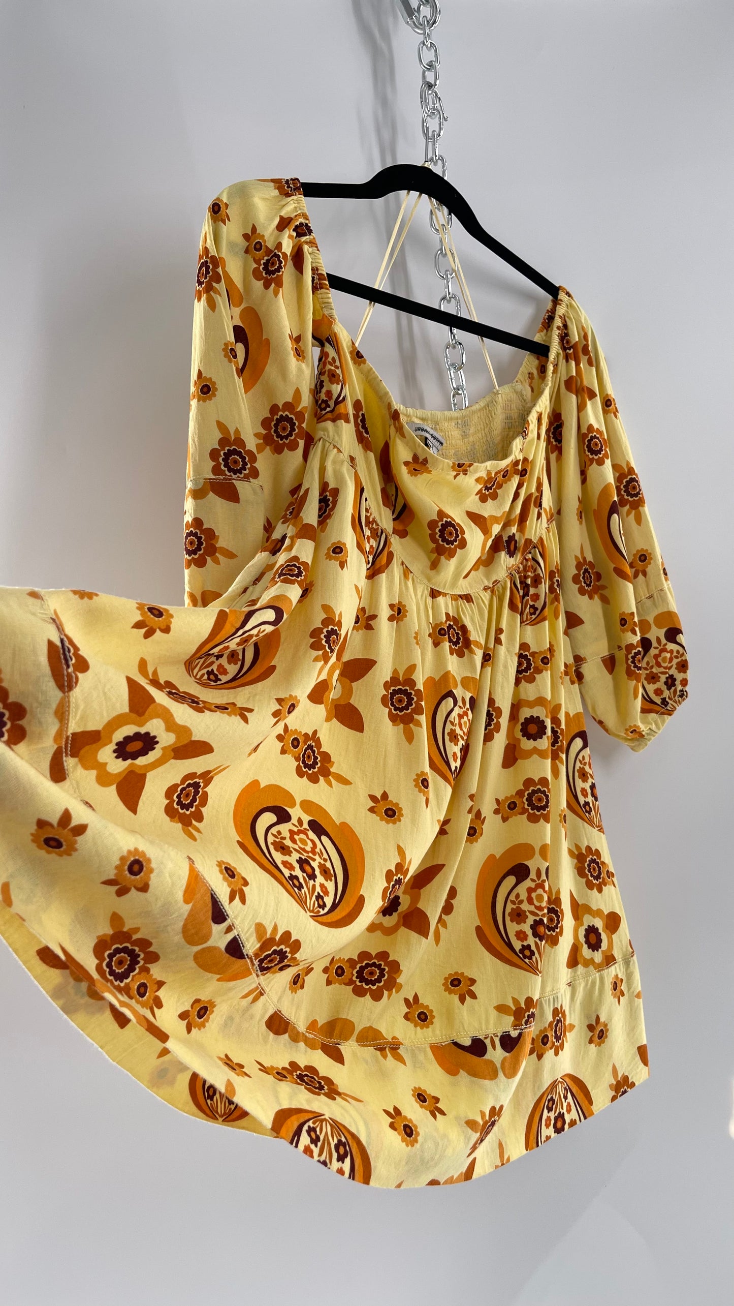 Urban Outfitters 1970s Puff Sleeve Retro Printed Babydoll Mini (Small)