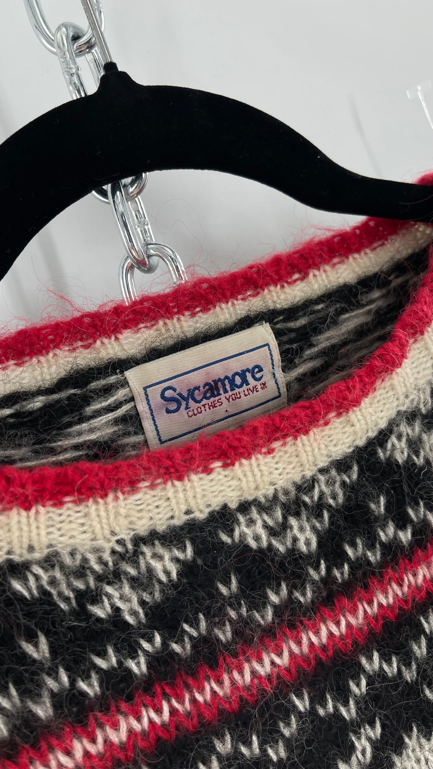 1980s Vintage Wool Black/White/Red Cropped Sweater (Medium)