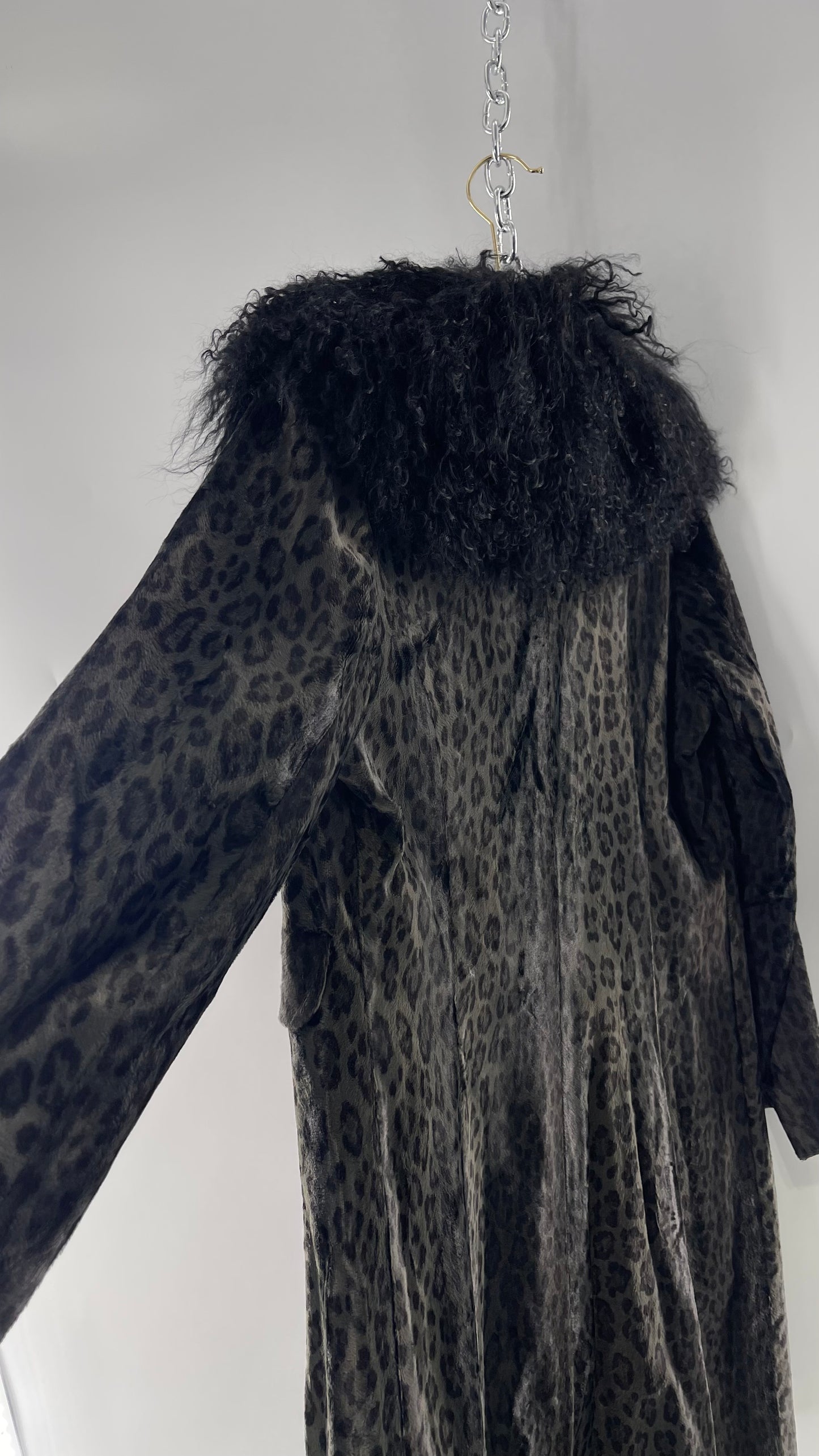 Vintage Romanian RAMOSTEPH Black/Gray Leopard Print Coat with Mongolian Fur Collar (Medium)