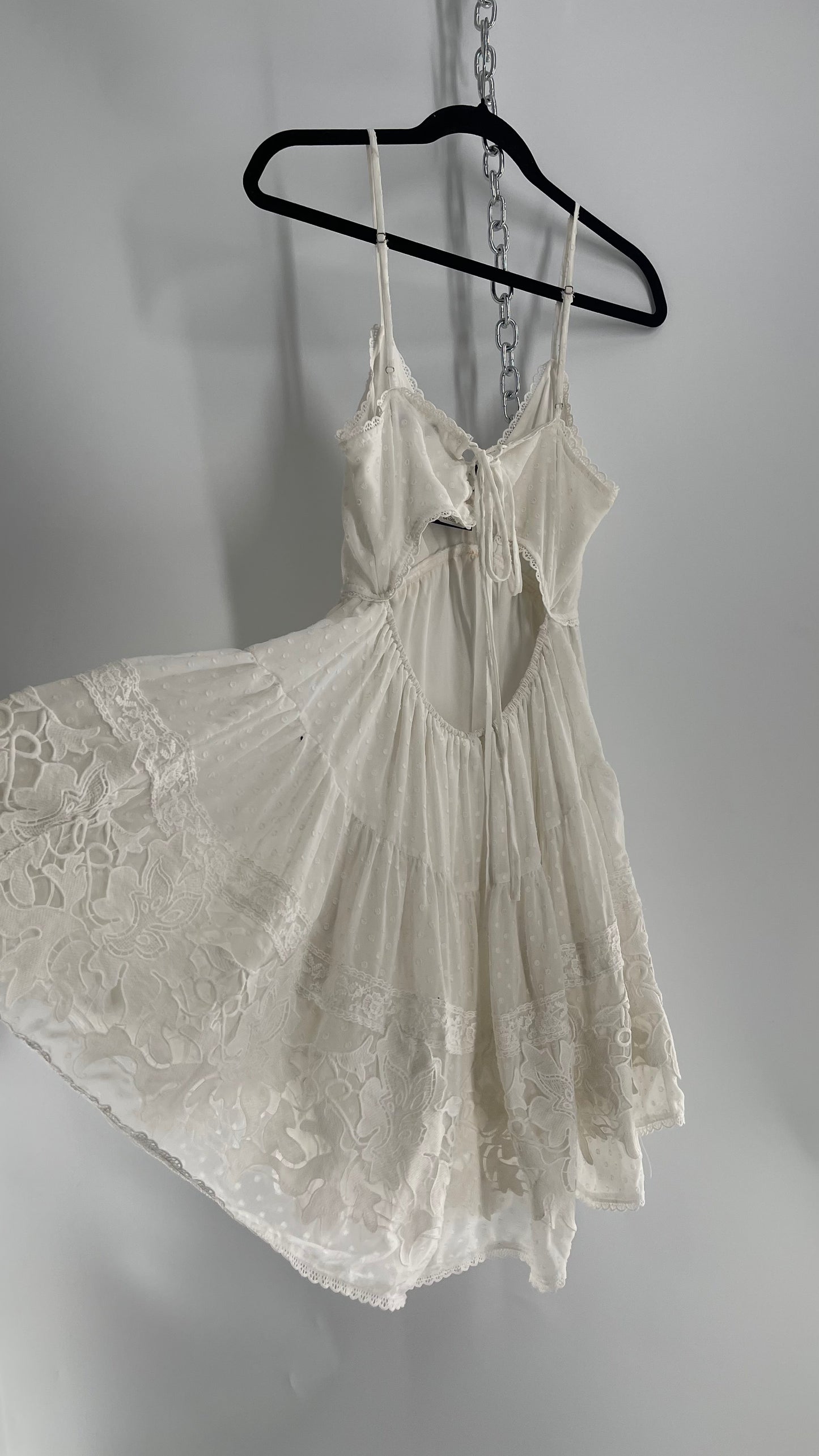 INA Voluminous White Tiered Open Back Mini Dress with Lace Trim (M)