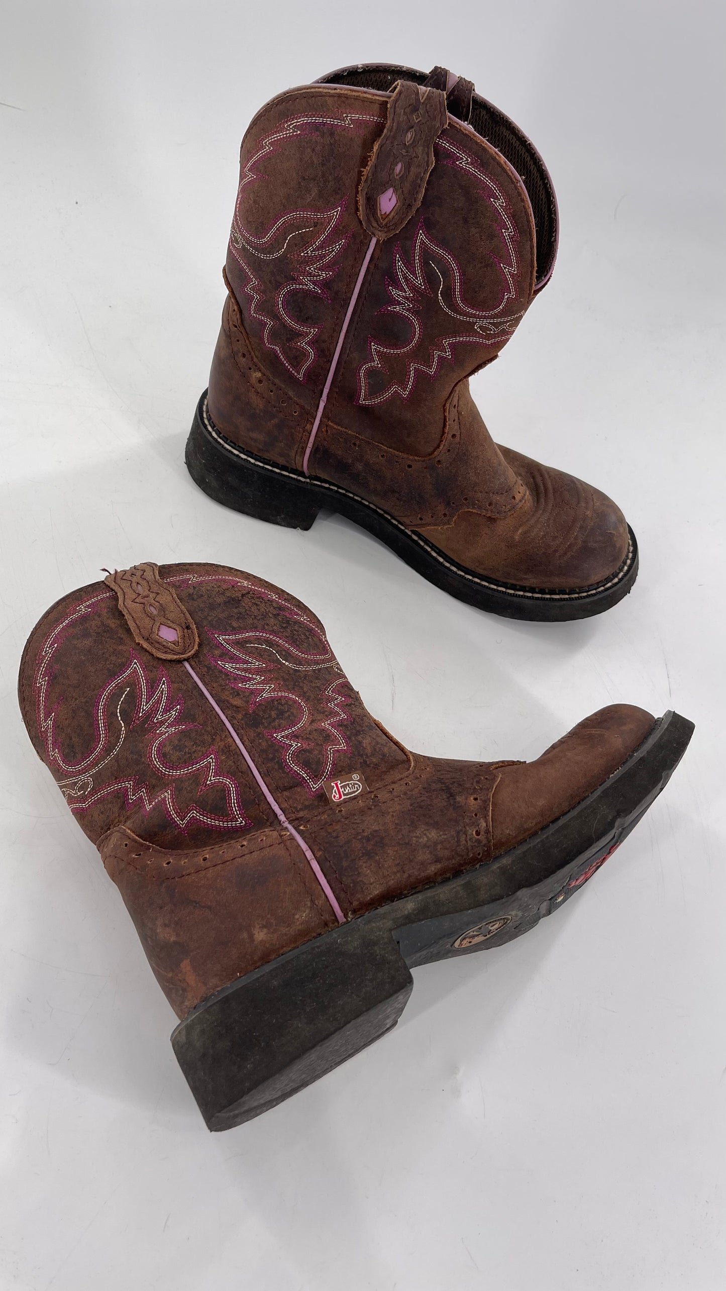 Justin Gypsy Edition Brown Leather Short Cowboy Boot with Pink Embroidery/Stitching (9)