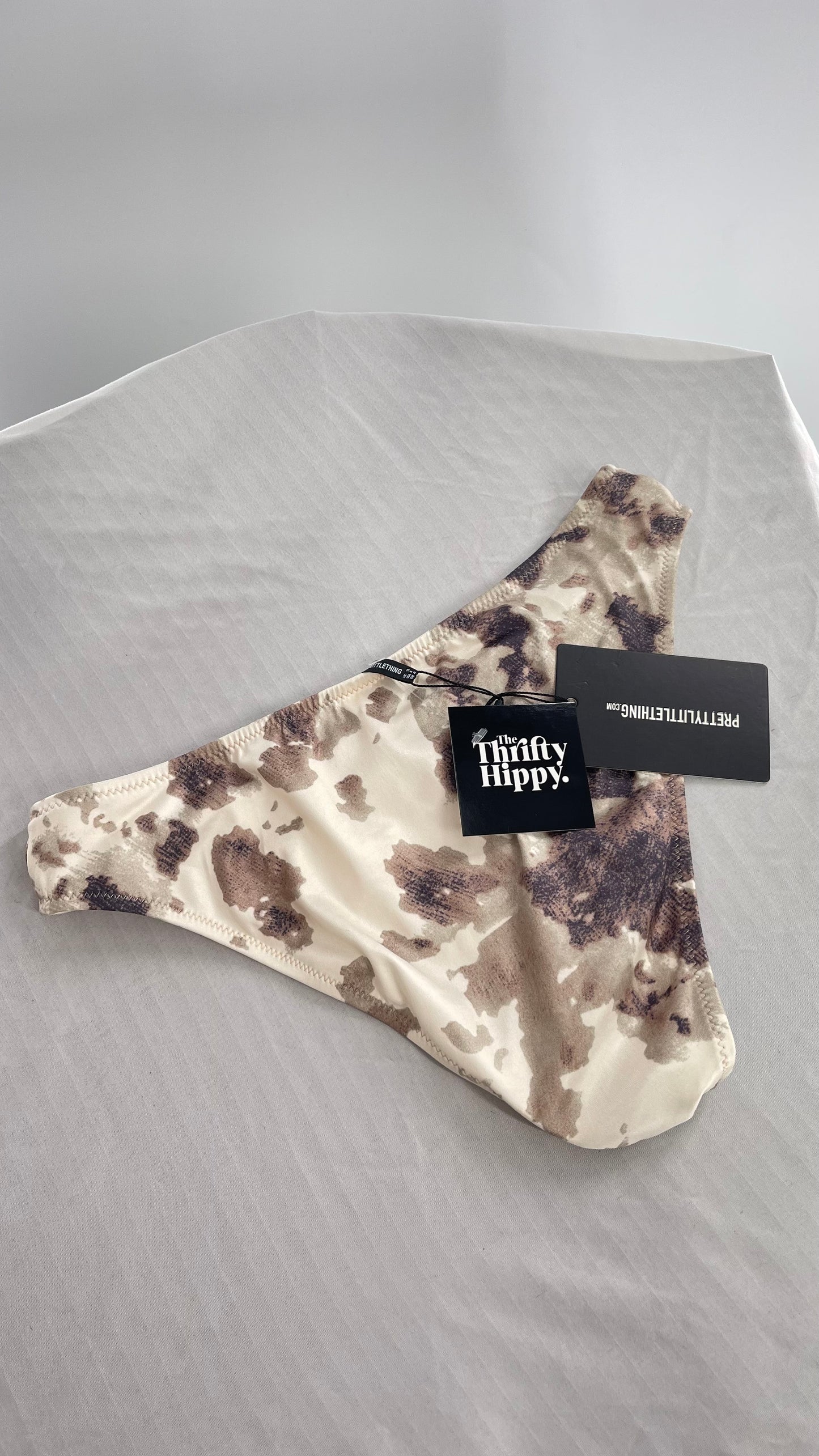 Pretty Little Thing Brown Graphic Swimsuit with Tags Attached (8)