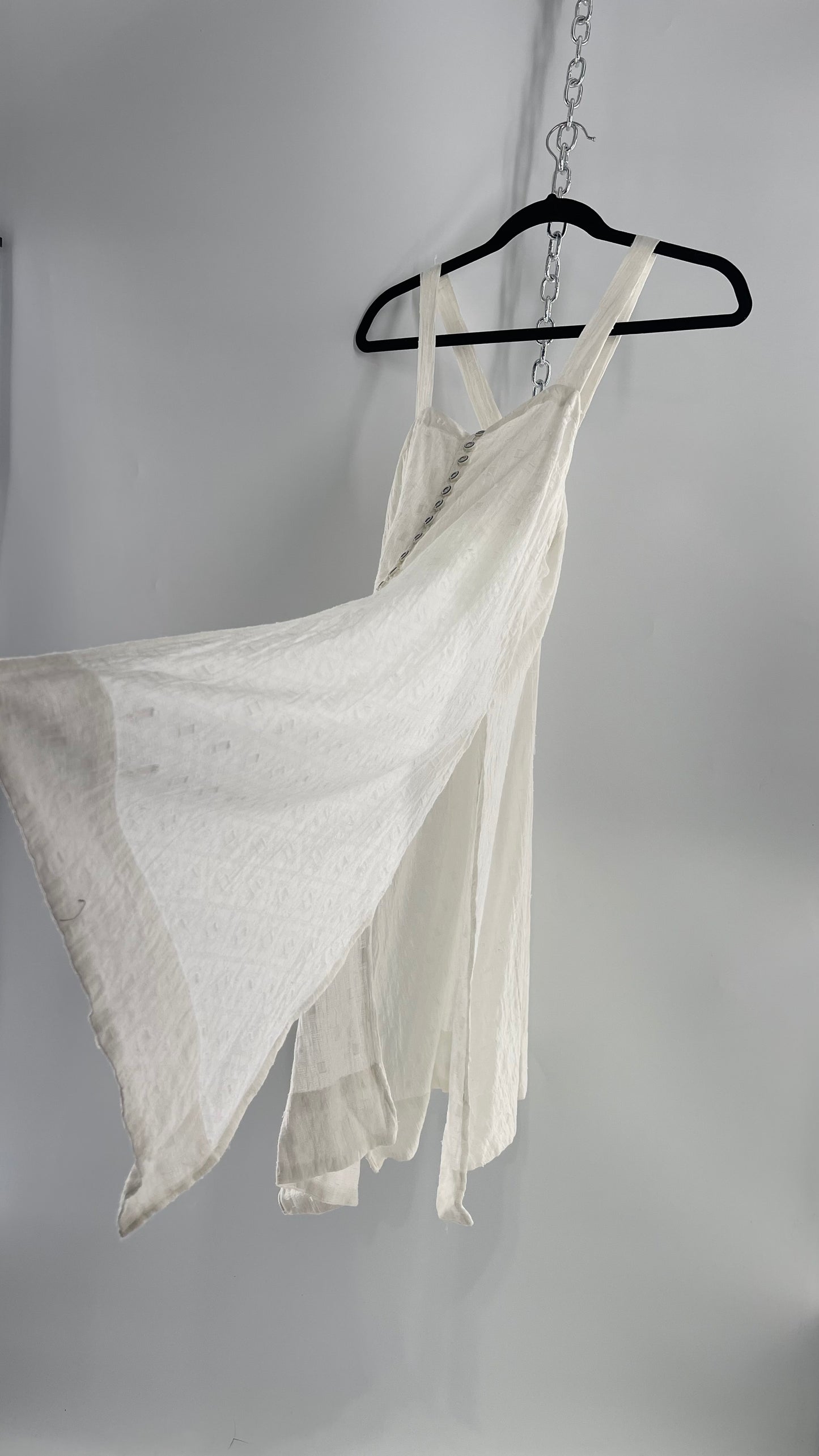 Anthropologie White Sweeping and Vented Button Front Tank (Large)