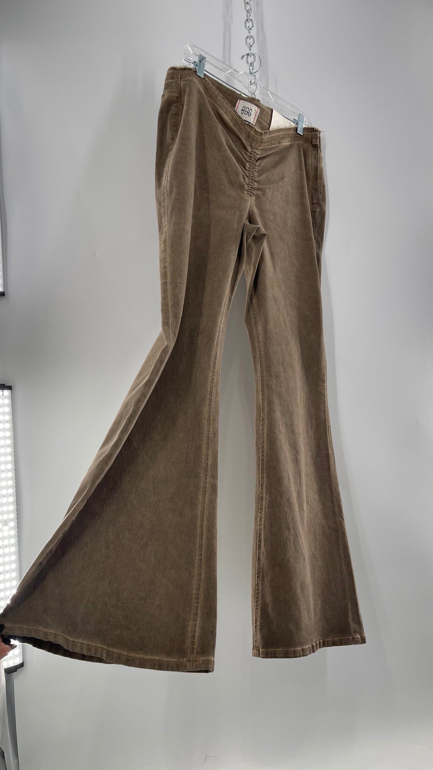BDG Brown Scrunch Front Kick Flare Bell Bottoms with Side Zipper (33)
