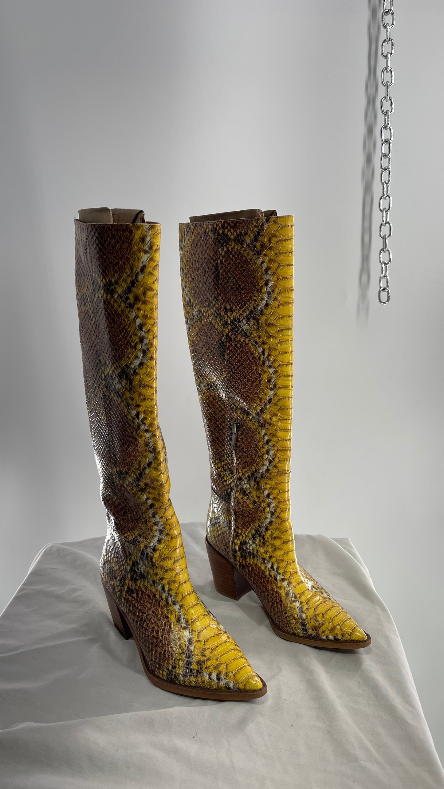 Sam Edelman Yellow Snakeskin Patterned Pointed Toe Knee High Boots (7)