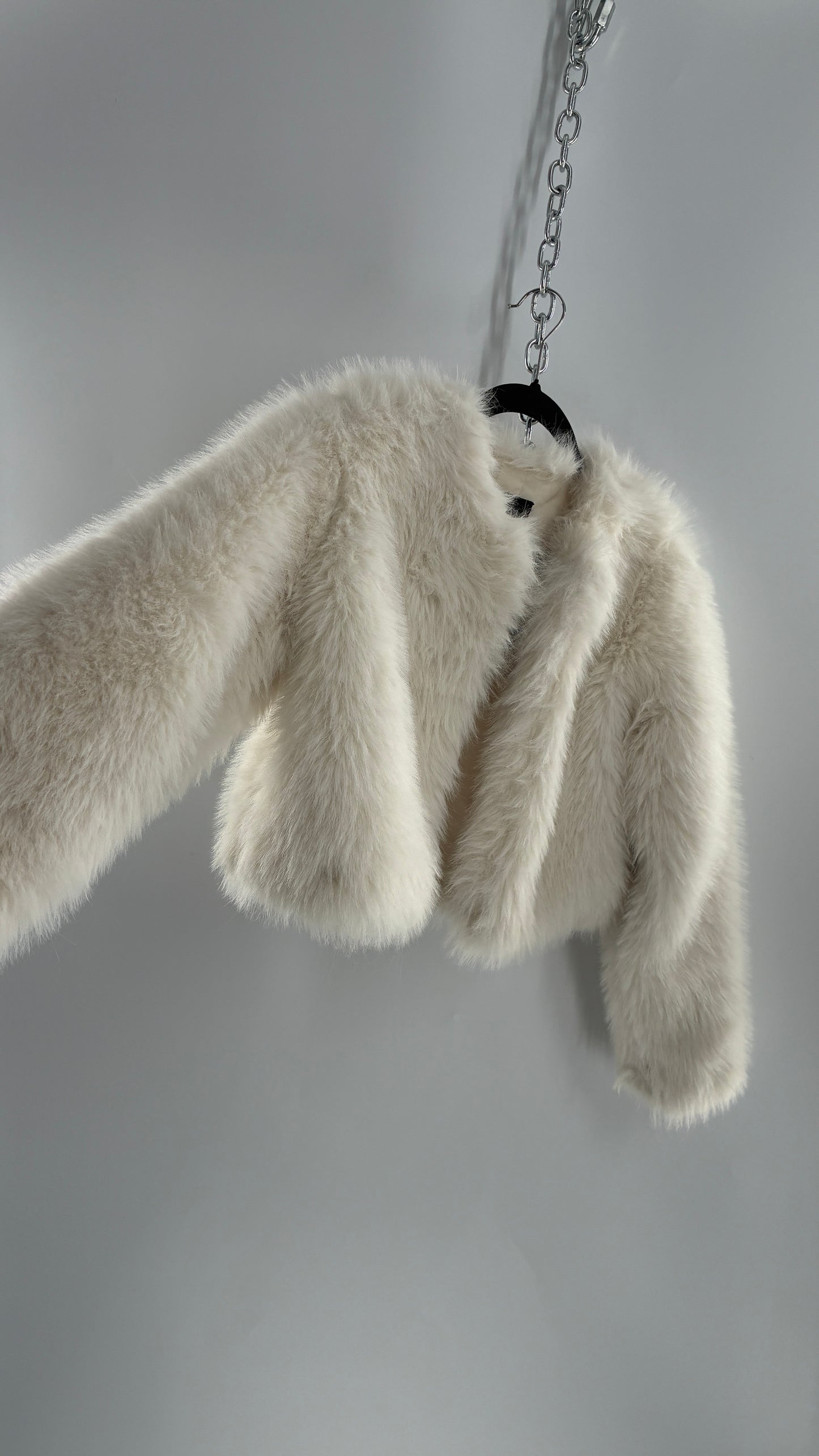 White Fluffy Cropped Jacket (Y14/XS/S)