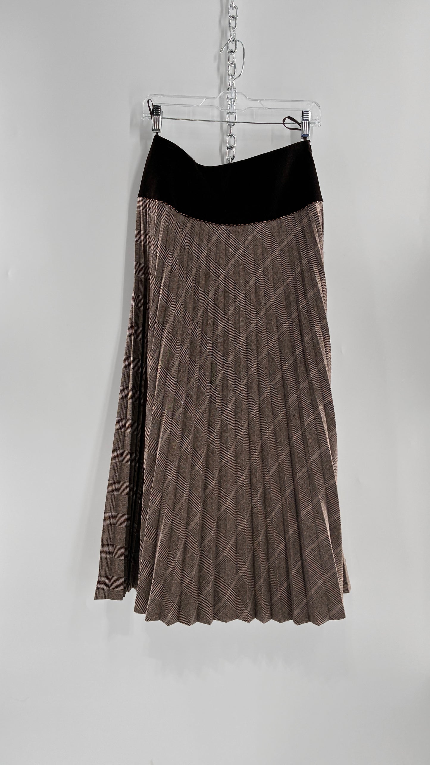 Vintage CAROLE LITTLE Plaid and Pleated Skirt with Wide Velvet Brown Waist Band (6)