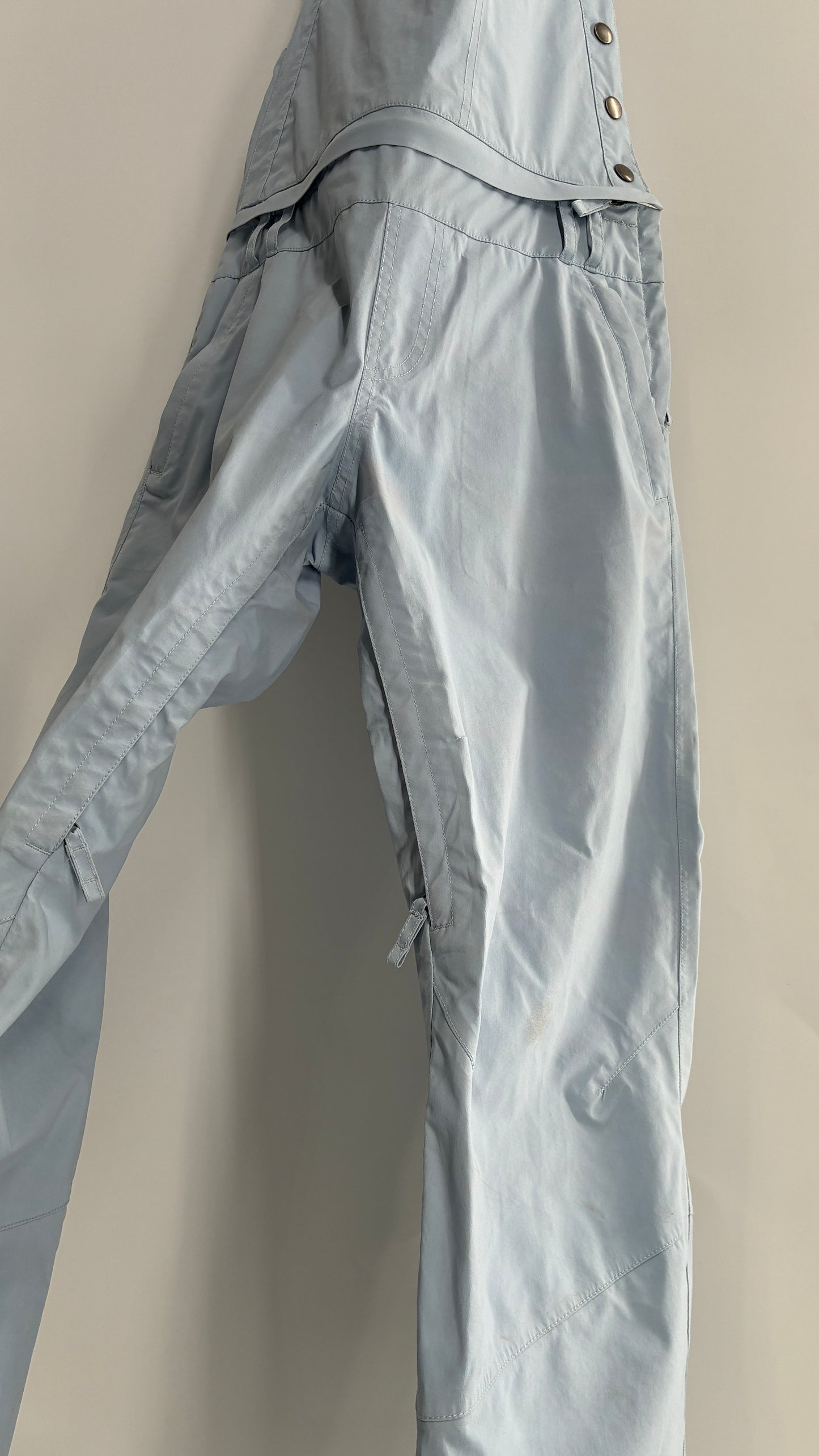BILLABONG Light Blue Snowboarding Jumpsuit with Detachable Overalls (Small)