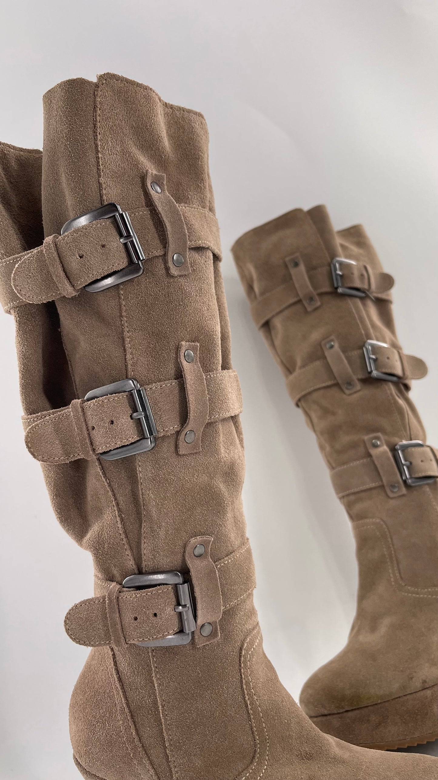 Vintage Bakers Genuine Suede Leather Gray/Tan Wedge Platform Knee High Boots with Gun Metal Buckles (6)