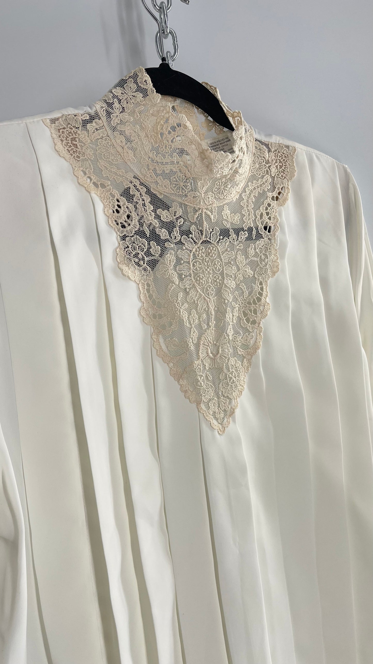 Vintage Off White Pleated Front Lace Neckline Blouse (10)