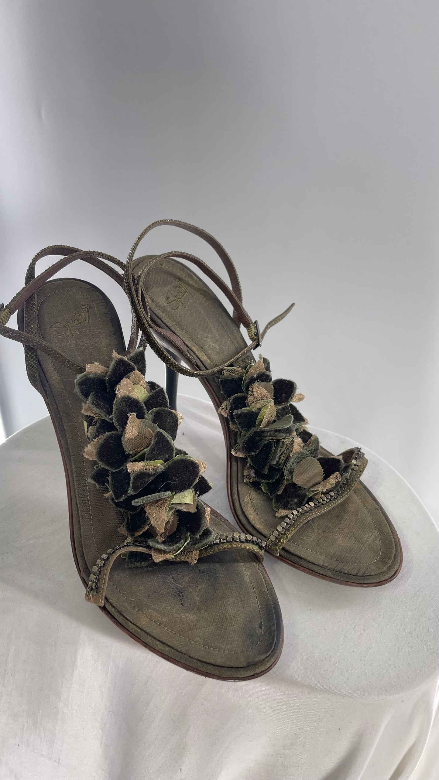 Vintage 1990s Italian Studio Designer Heel Forest Nymph, Mixed Texture Rosette Detailing with Leather Straps and Sole (8.5)