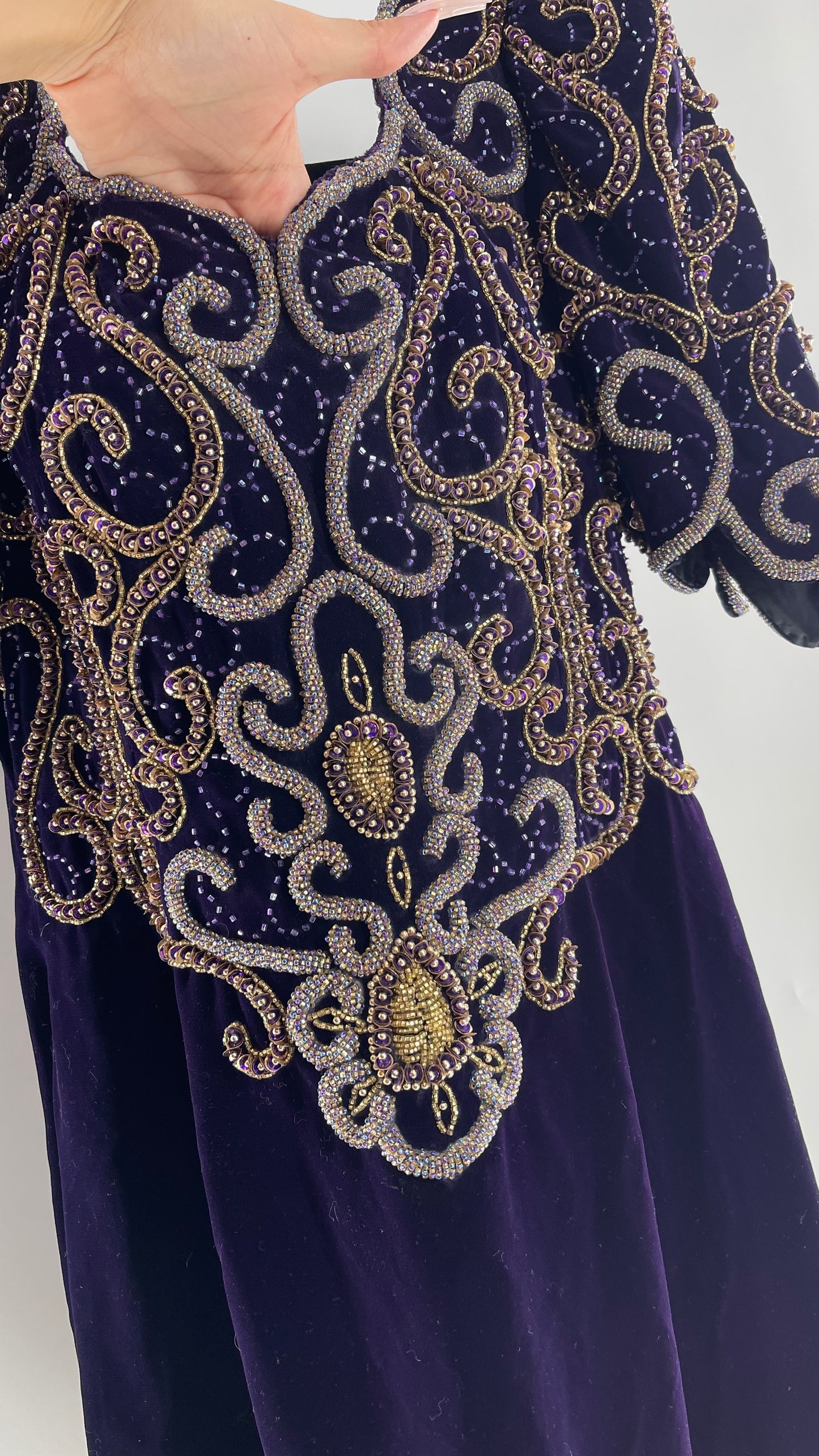 Vintage Landa Heavy Purple Velvet/Velour Gown with exaggerated Beaded Bodice (40)