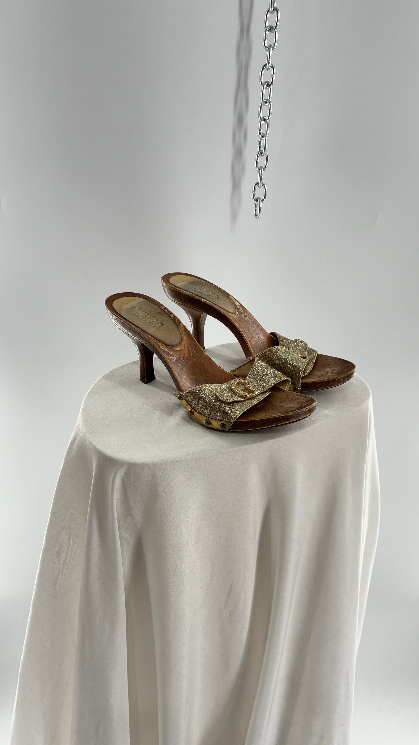 Vintage GUESS Kitten Heels with Gold Glitter Strap and Metal “G” Emblem (7)