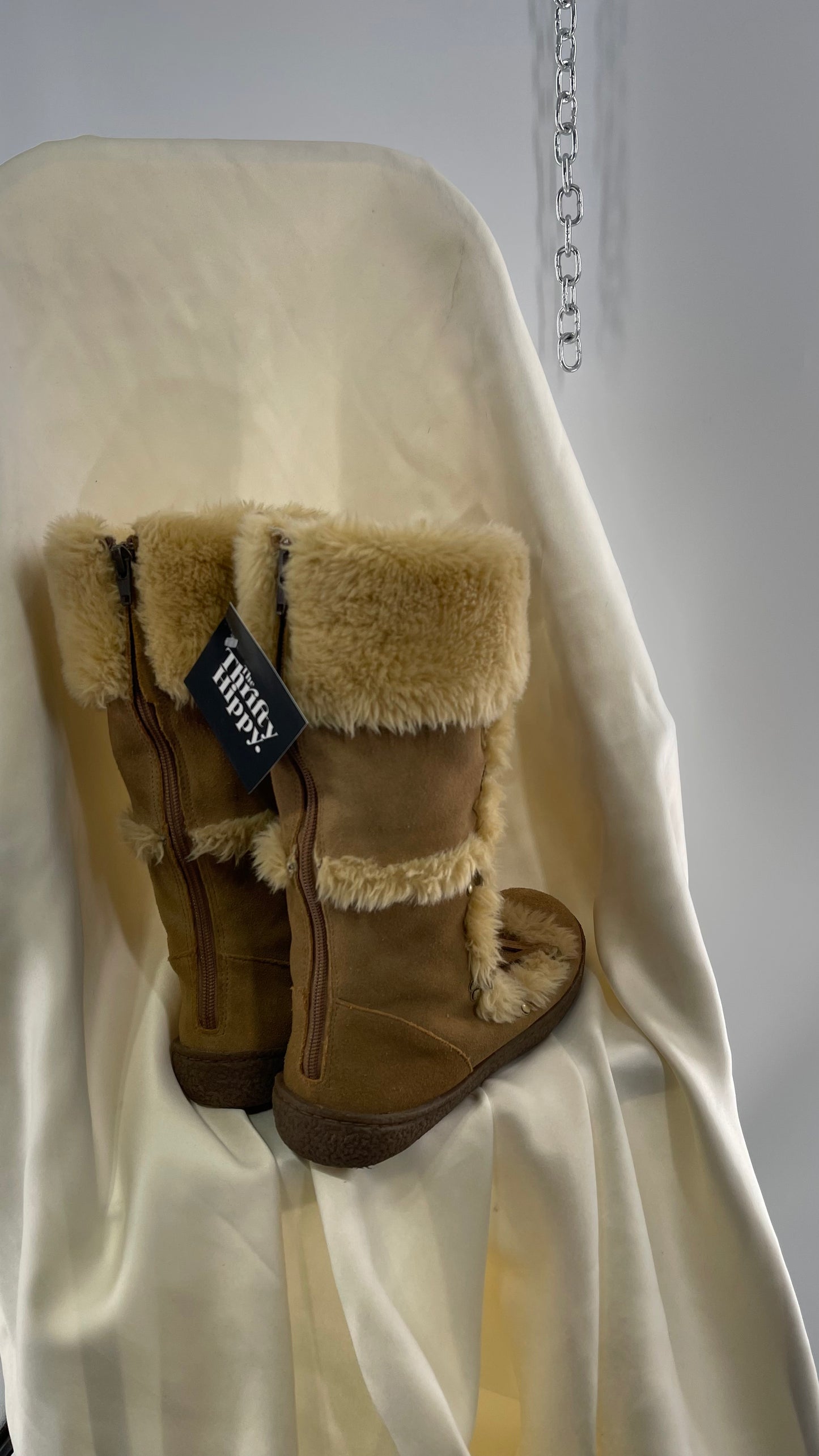 Vintage GAP Tan Suede Leather Eskimo Tie Up Boot with Faux Fur Trim Piping (5)