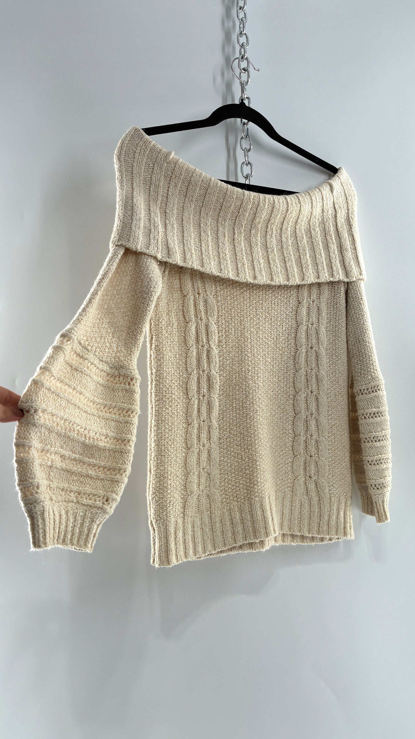 Sleeping on Snow Off the Shoulder Cable-knit Sweater (Small)
