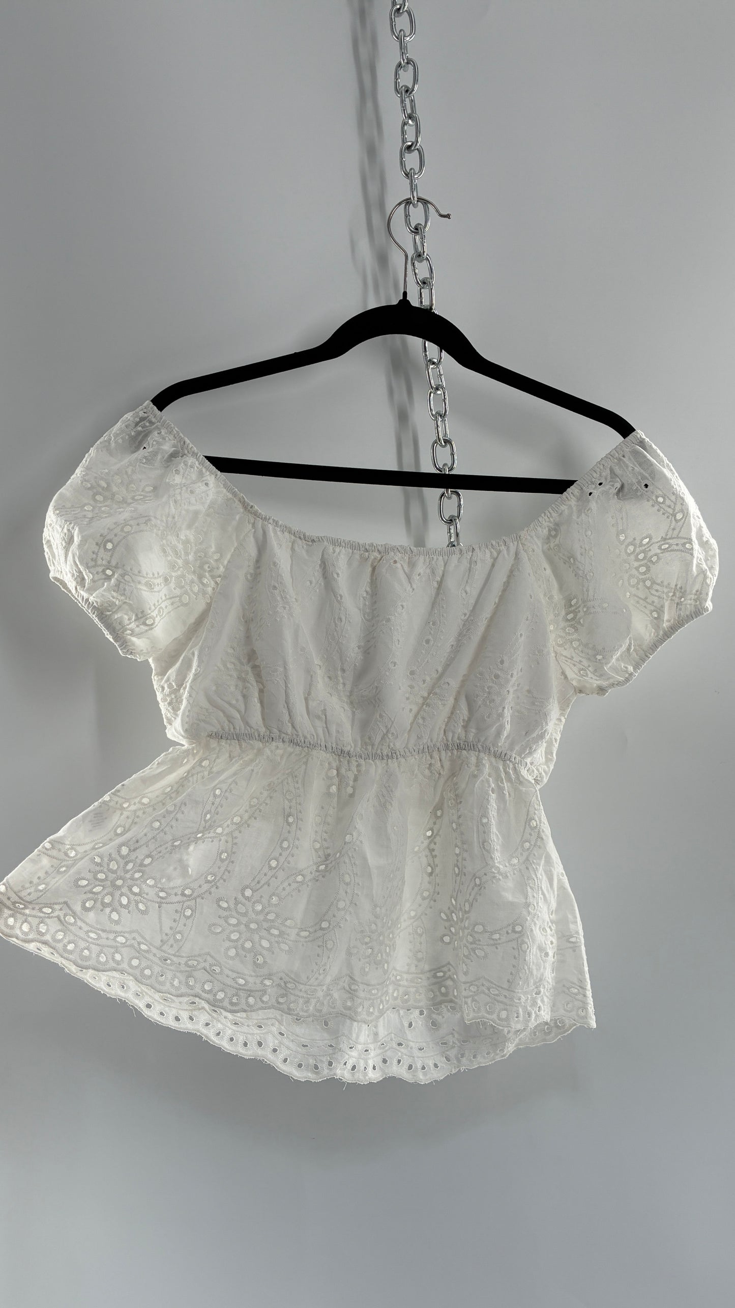 MONTEAU LA White Eyelet Lace Off the Shoulder Blouse with Cinched Under Bust (Small)