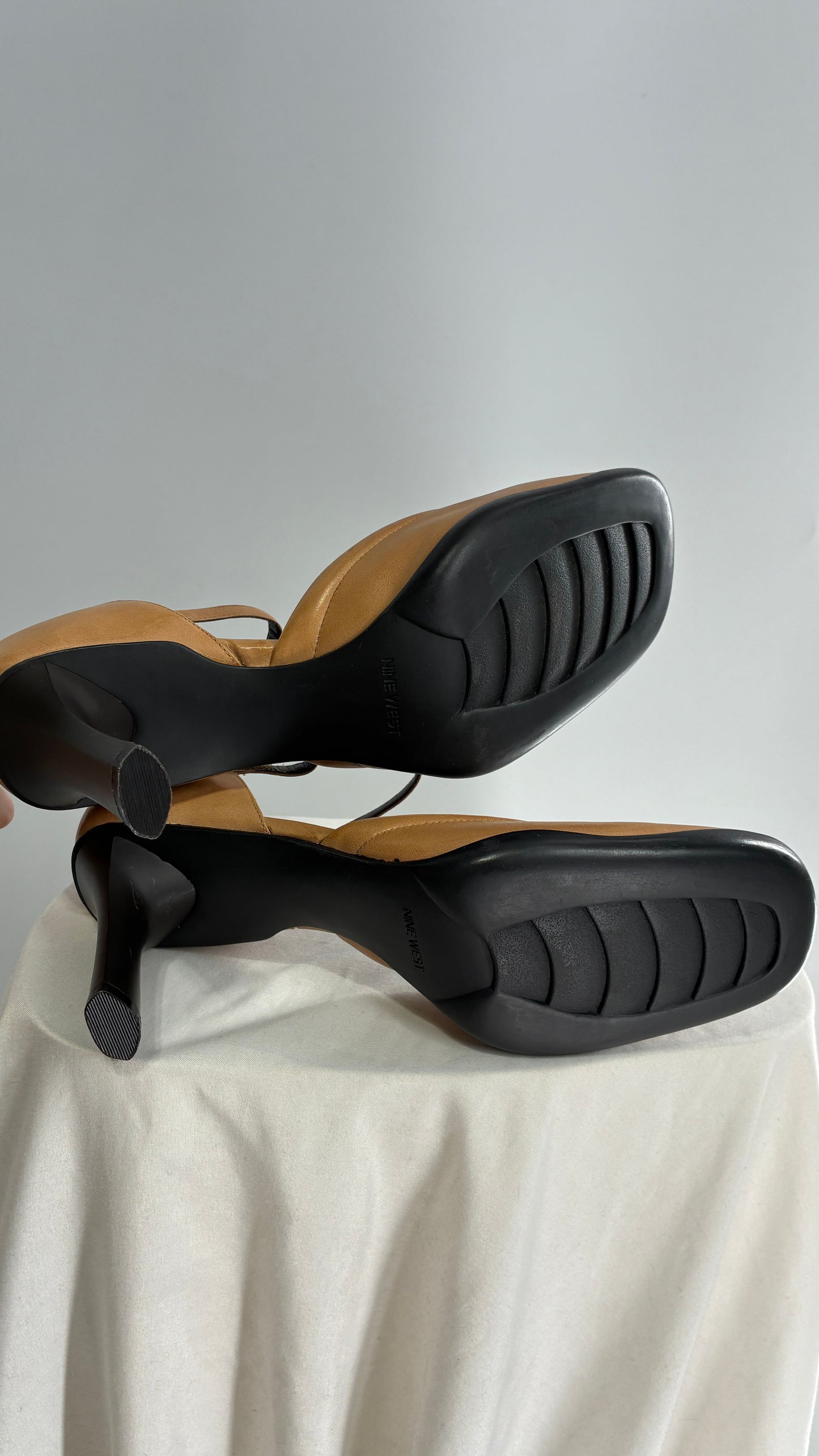 Vintage Nine West Camel Leather Square Toe Mary Jane Style Heels (8.5)