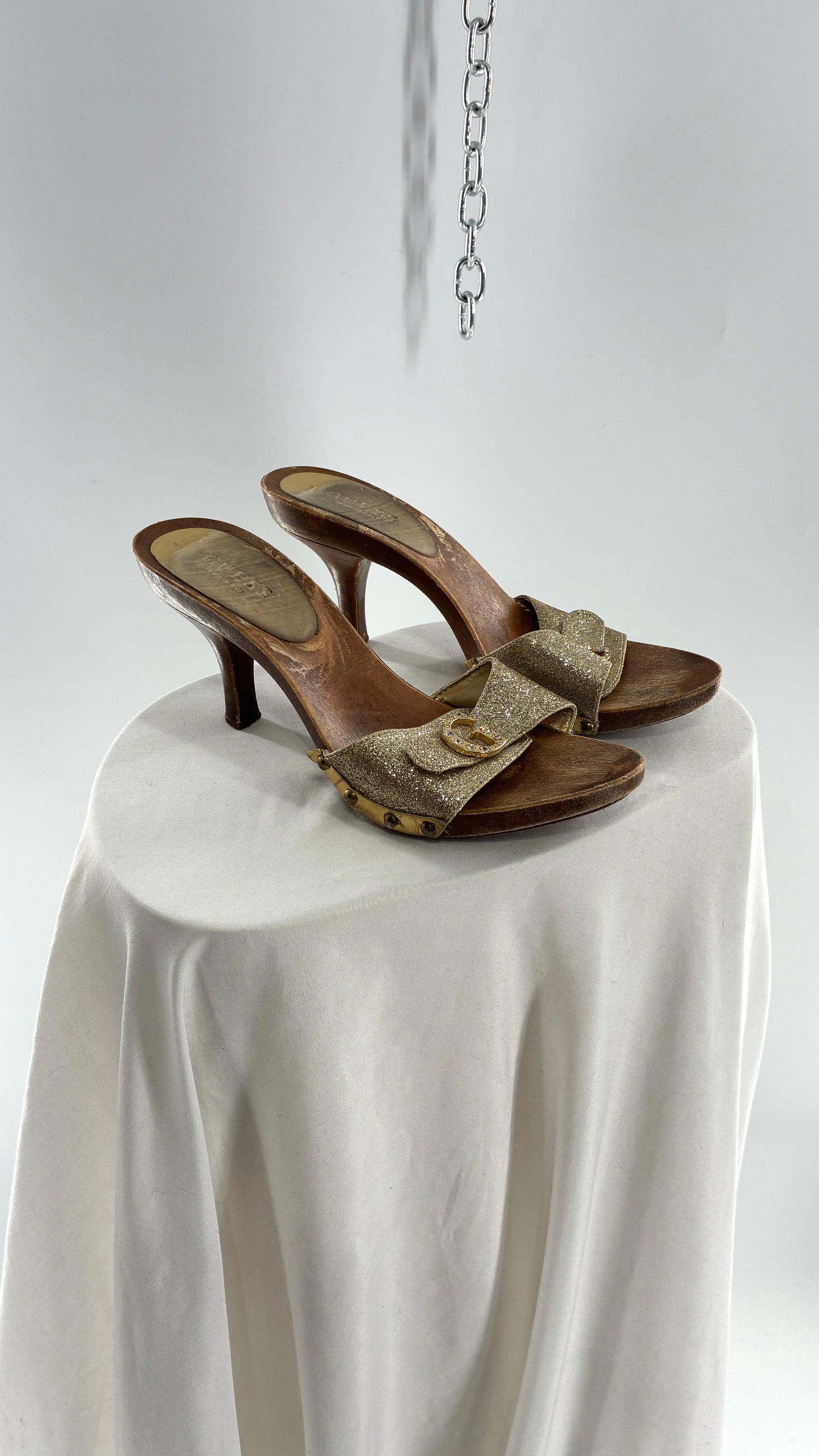 Vintage GUESS Kitten Heels with Gold Glitter Strap and Metal “G” Emblem (7)