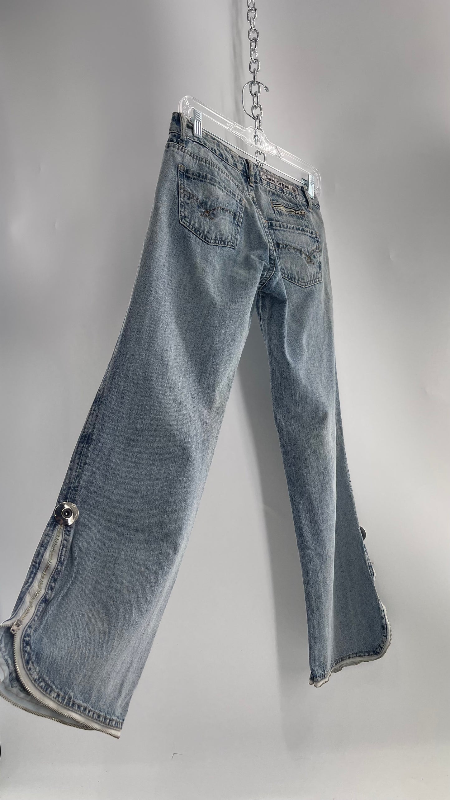 Vintage New Trips Light Wash Kick Flare Jeans with Zipper Hem Detail, V Waistline and Oversized Metal Buttons (40)
