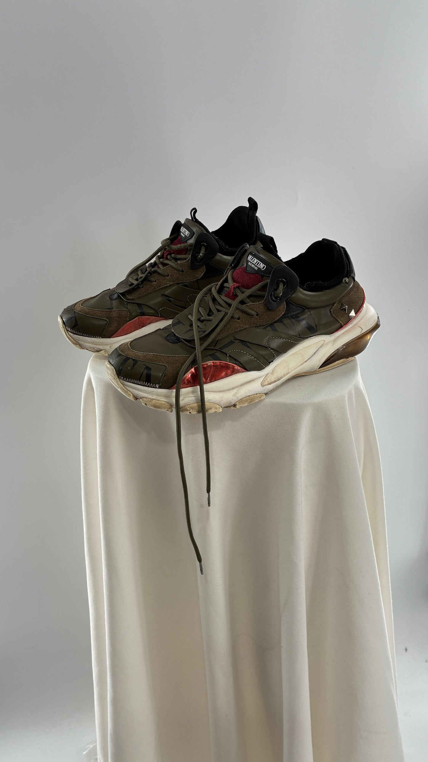 VALENTINO Garavani Distressed Bounce Sneakers (42)