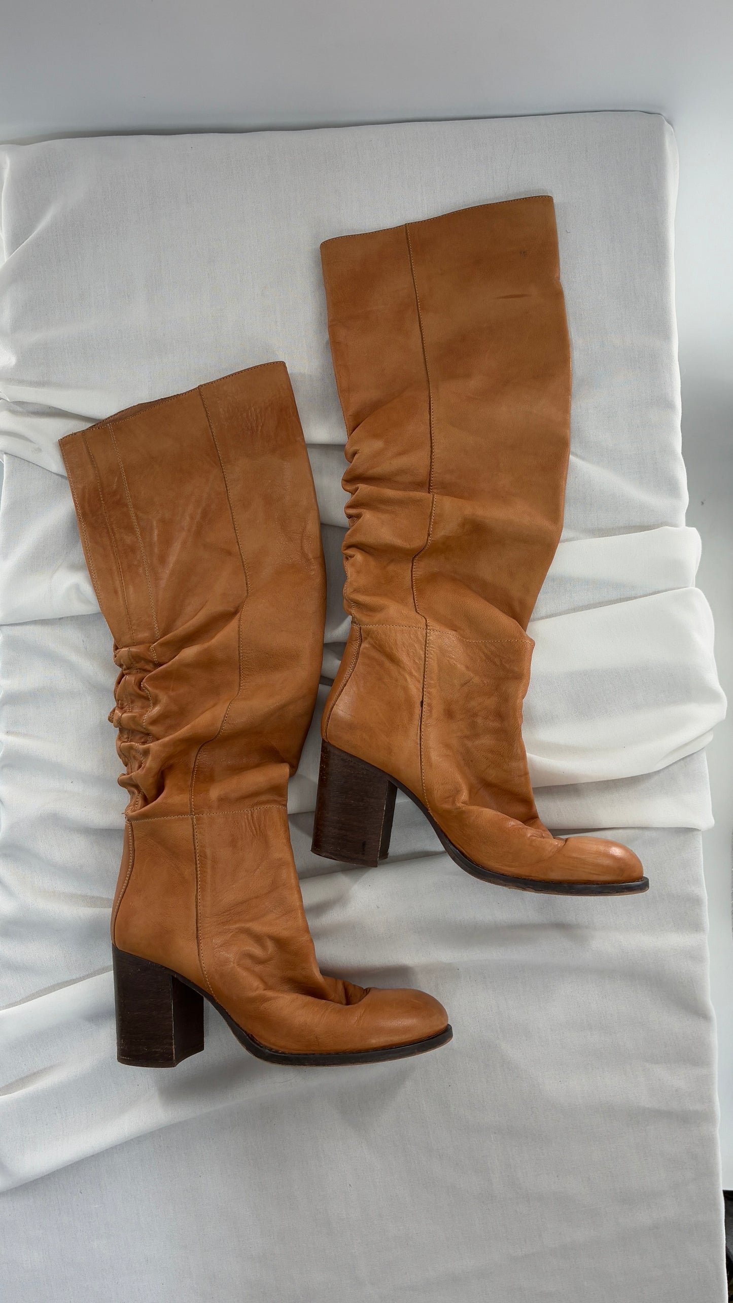 Vintage FREE PEOPLE Elle Tall Round Toe Scrunch Back Leather Boots Made in Portugal (38)