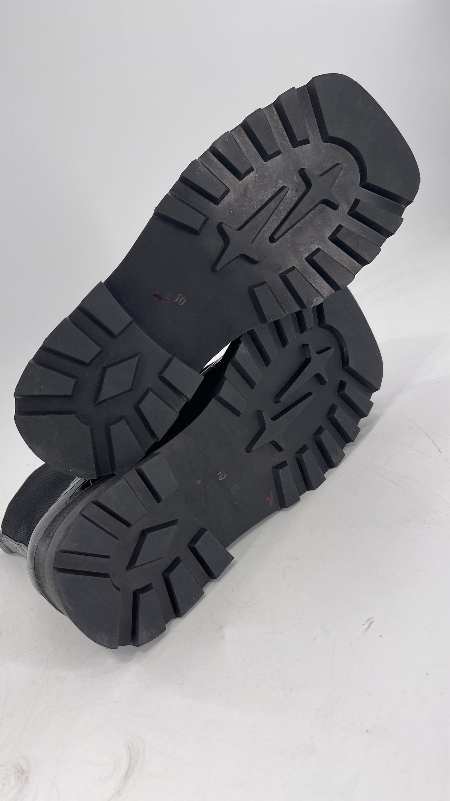 INTENTIONALLY Black Patent Crocodile Embossed Extreme Square Toe Boots (10)