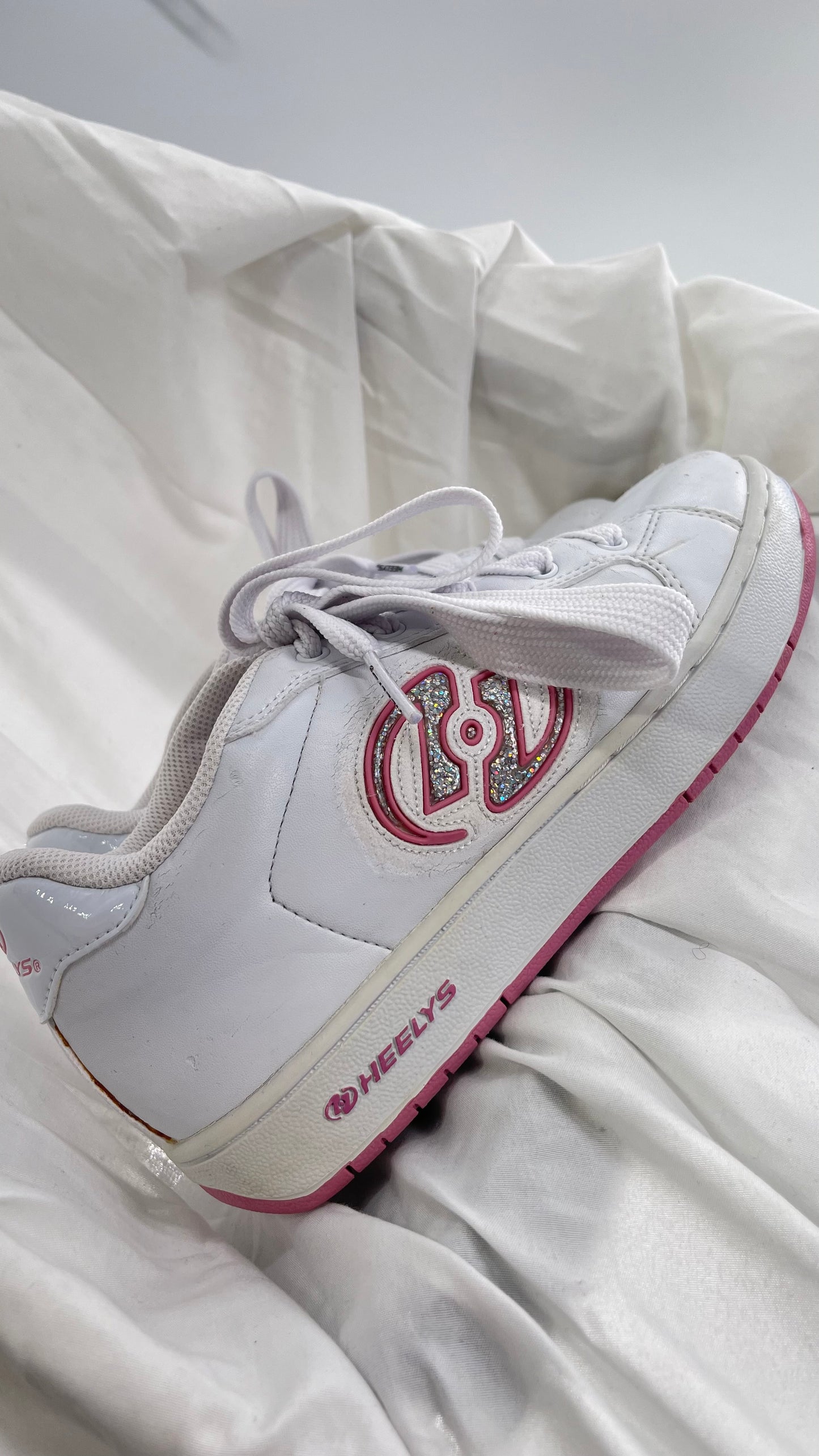 Vintage Scuffed Up White Pink Glitter Heelys (7)