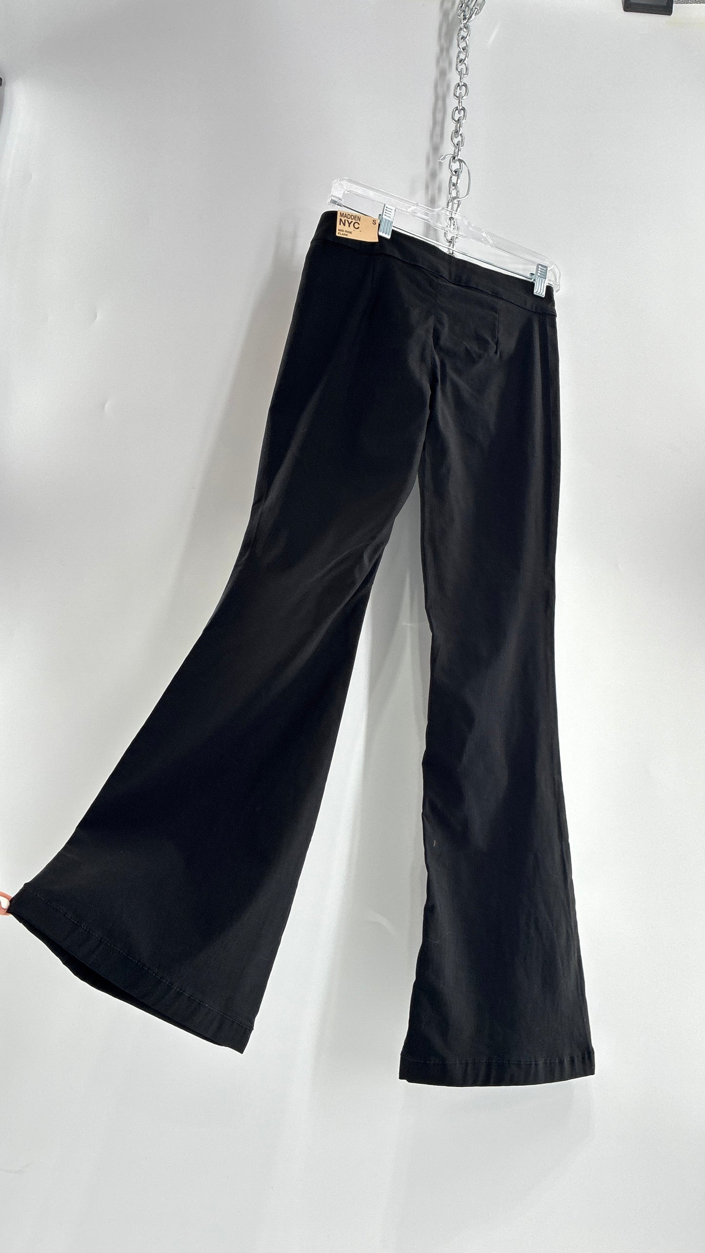 Deadstock Vintage MADDEN NYC Stretchy Black Mid Rise Flare (Small)