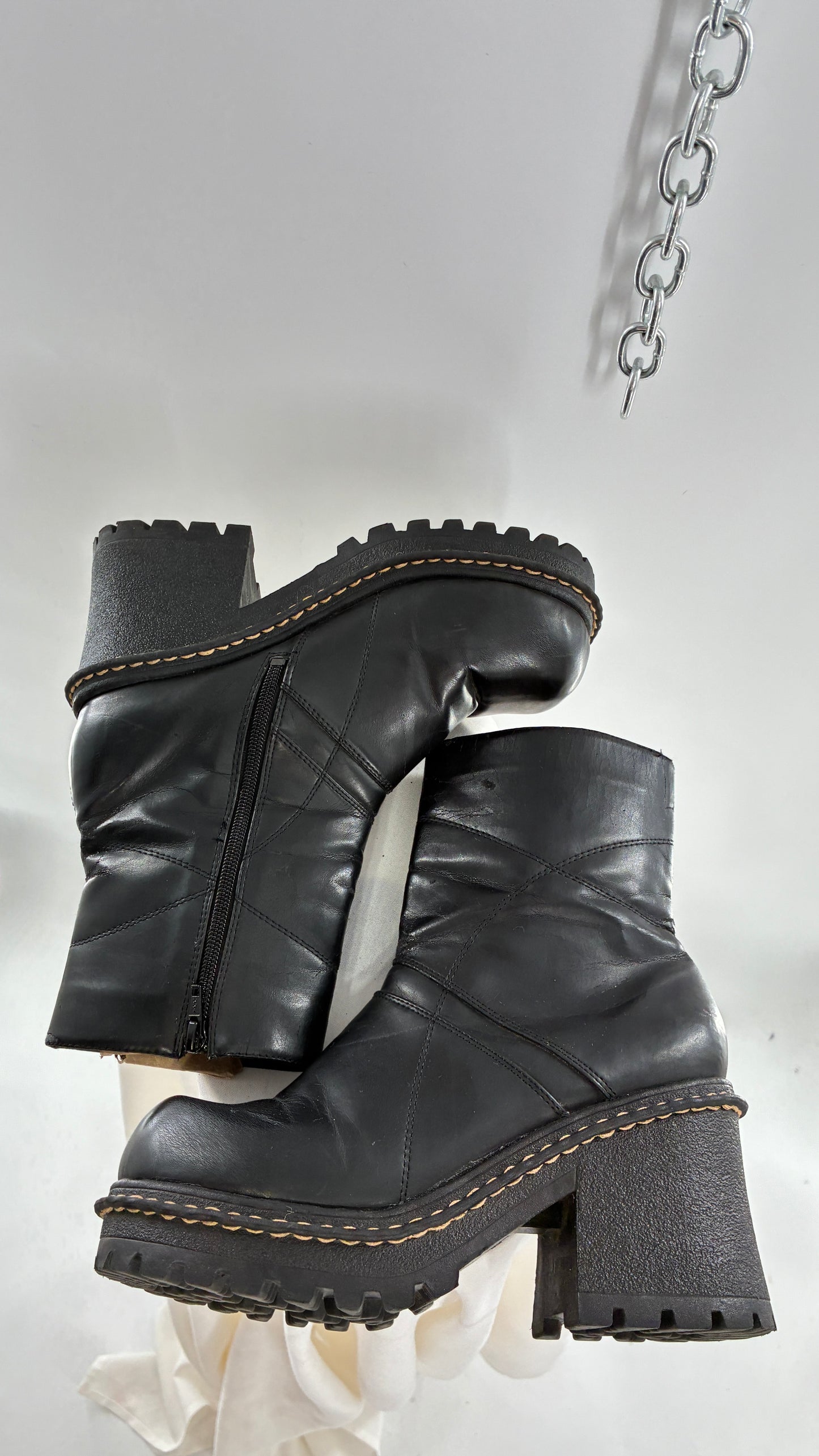 Vintage ROUTE 66 Black Chunky Heel Round Toe Boot (8.5)