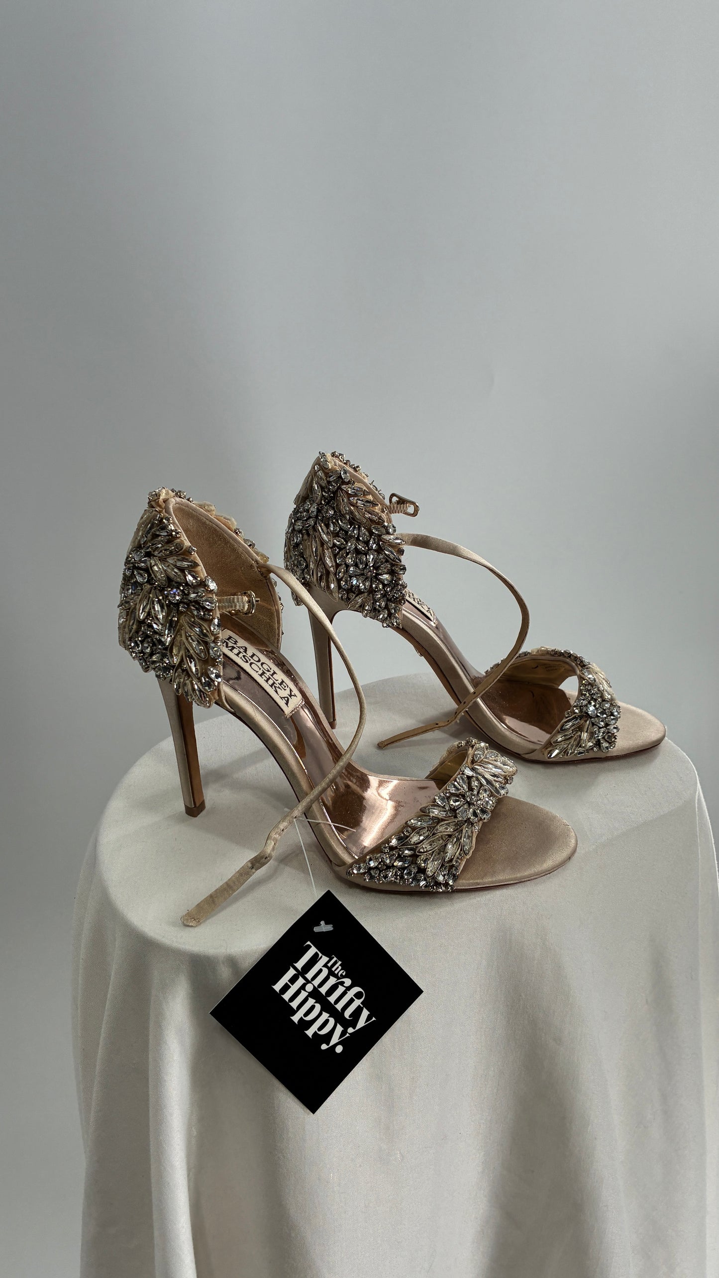 BAGDLEY MISCHKA Champagne Rhinestone Encrusted Embellished Round Toe Heels (5.5)