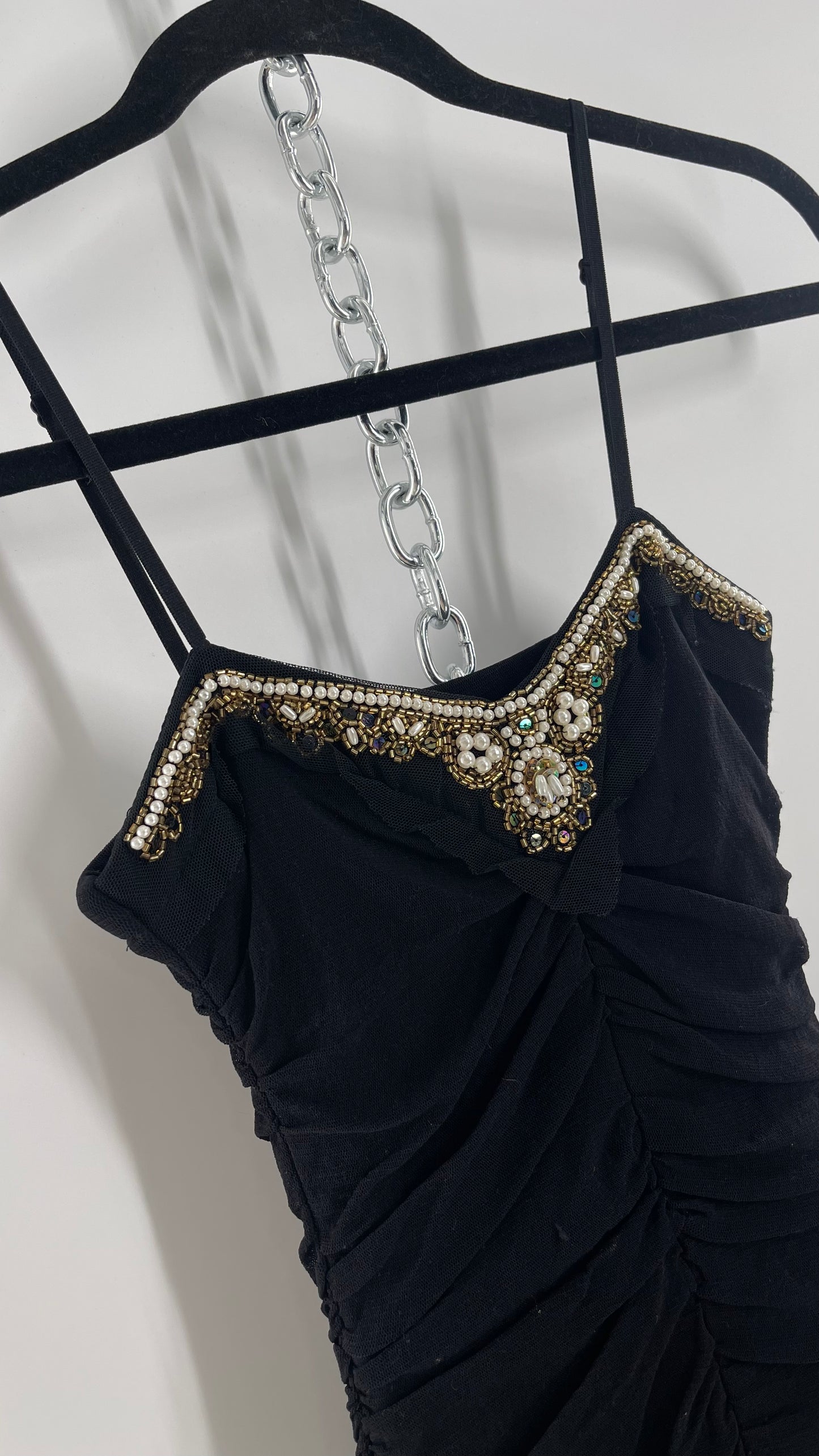 Um Deix Trois - Saks Fifth Avenue - Vintage - Black Sleeveless Dress Ruched Bodice With Beaded Neckline ( Size 14 )