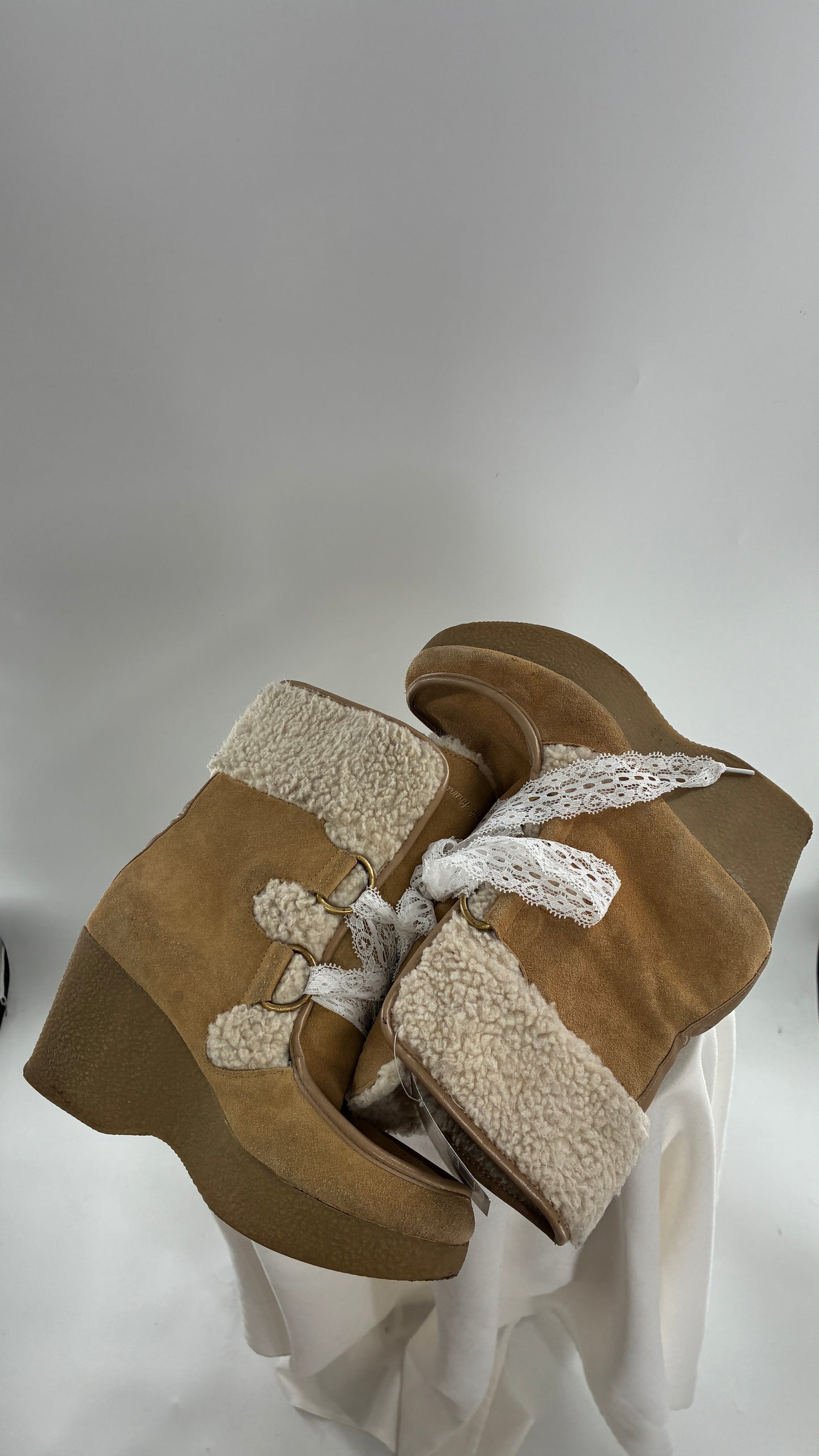 Vintage TOMMY GIRL Suede Leather Wedge Heels with Sherpa Details and Lace Trim Laces (8)