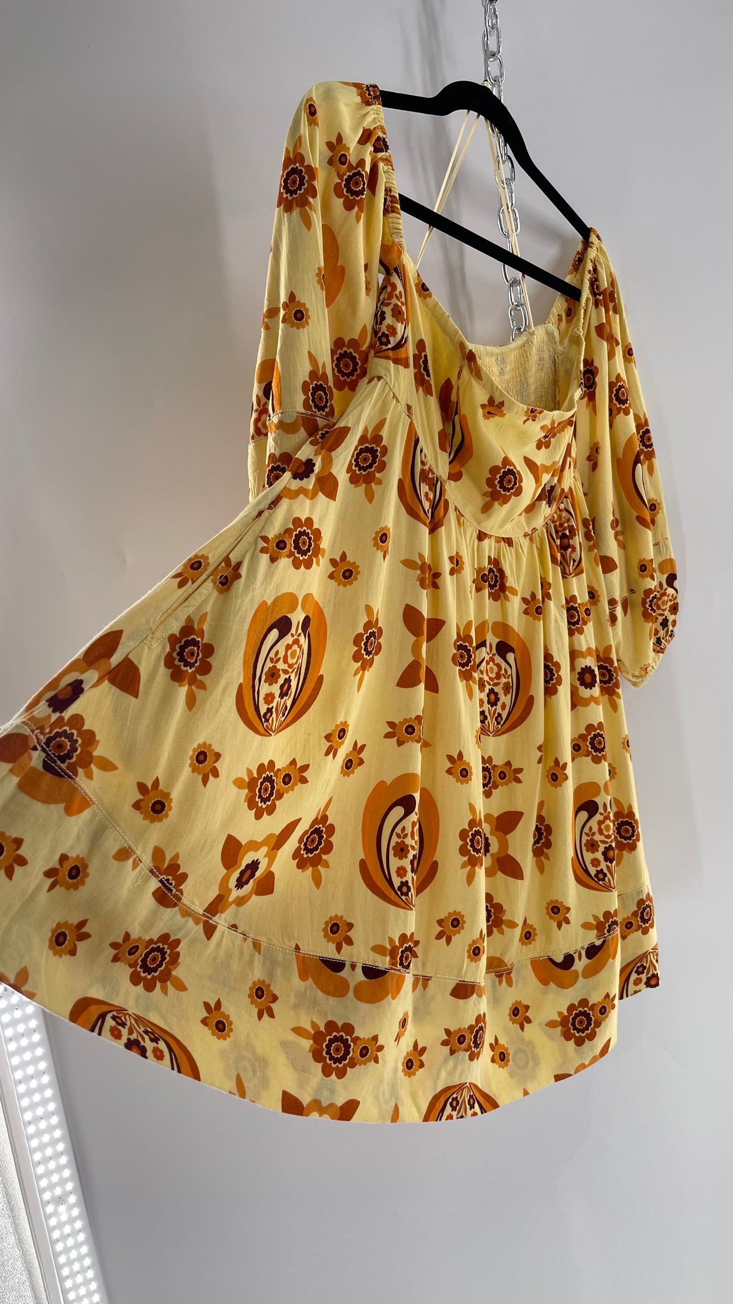 Urban Outfitters 1970s Puff Sleeve Retro Printed Babydoll Mini (Small)
