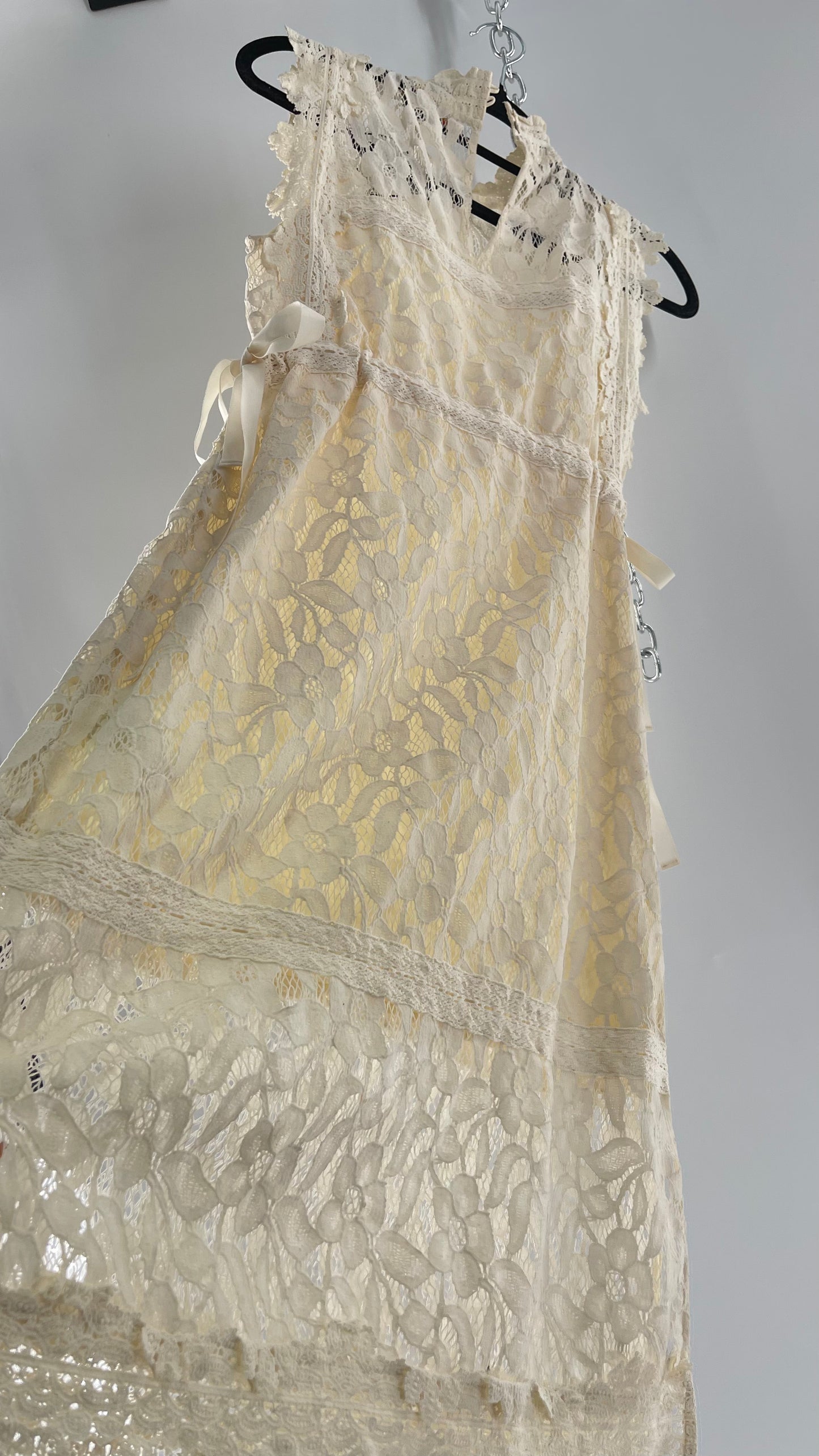 Eri + Ali Anthropologie Velvet Lace MIDI Dress with High Neckline and Side Bow Ties(XS)