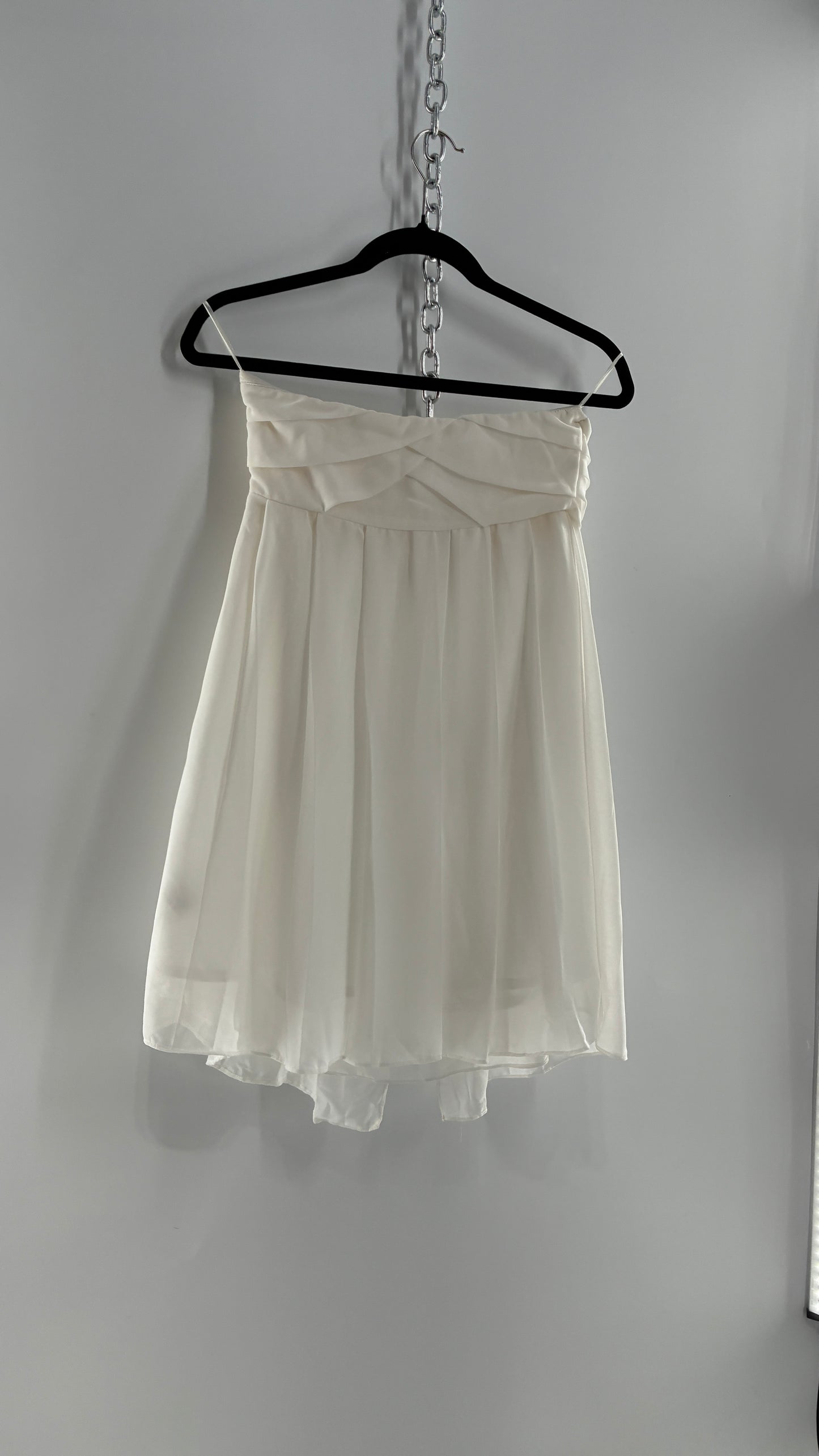 Deadstock Vintage 1990 YA LOS ANGELES White Vented Mini Dress with Petal Appliqué Detail (Medium)