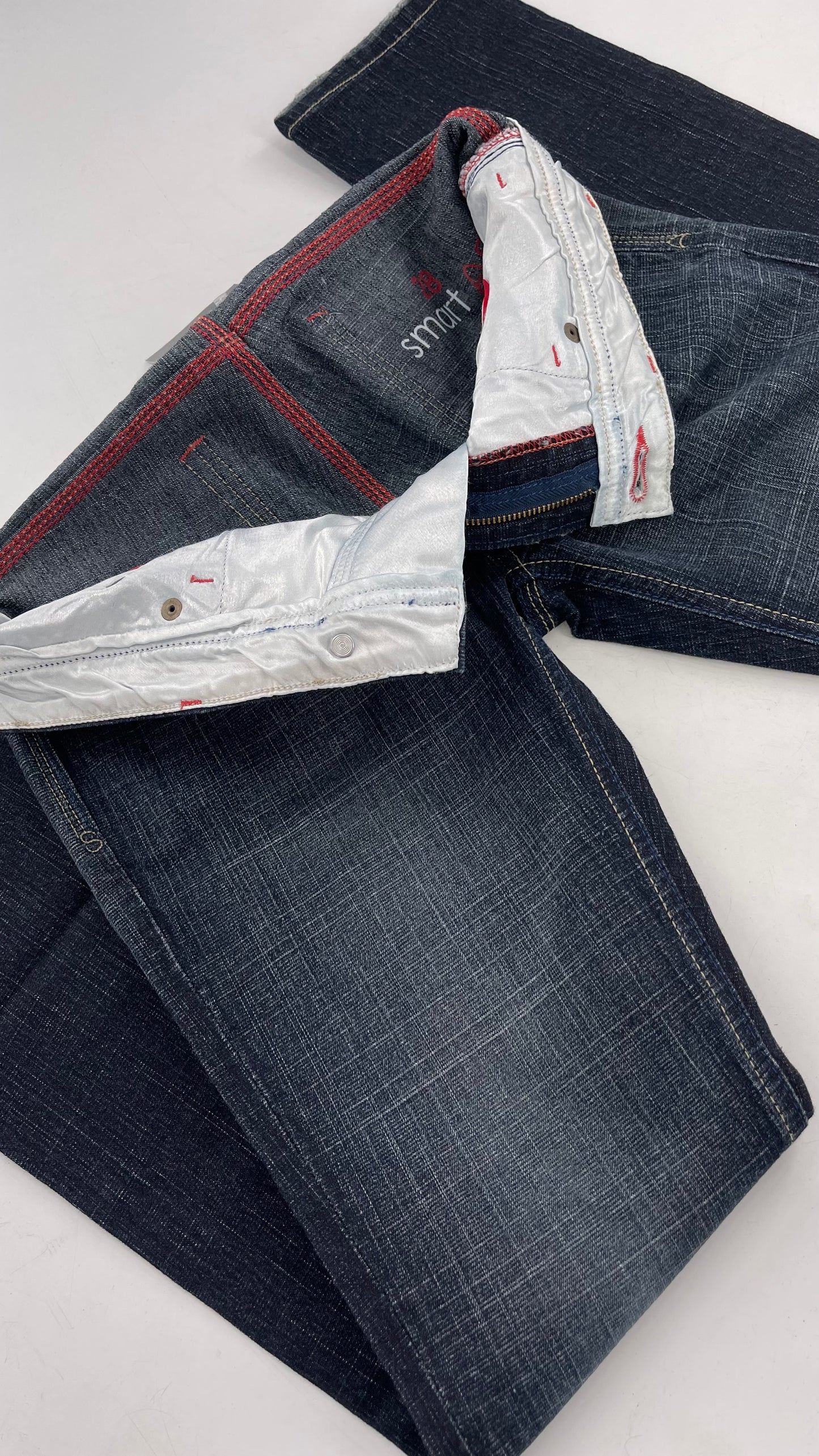 Vintage Smart AS JEANS Dark Wash with Grain and Embroidered/Embellished Kiss Rock Logo (28)