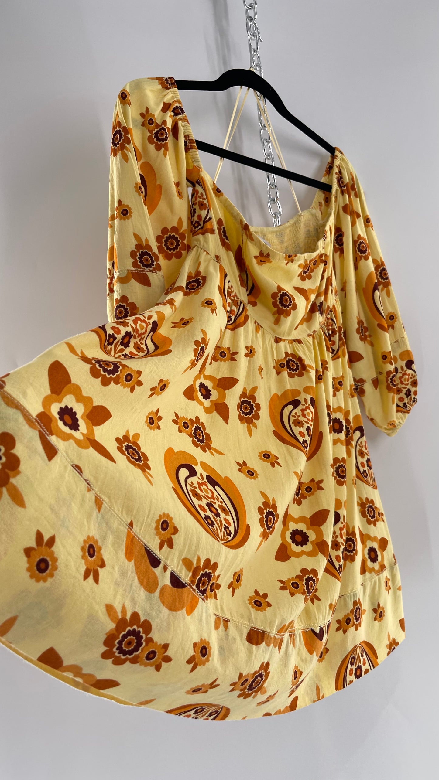 Urban Outfitters 1970s Puff Sleeve Retro Printed Babydoll Mini (Small)