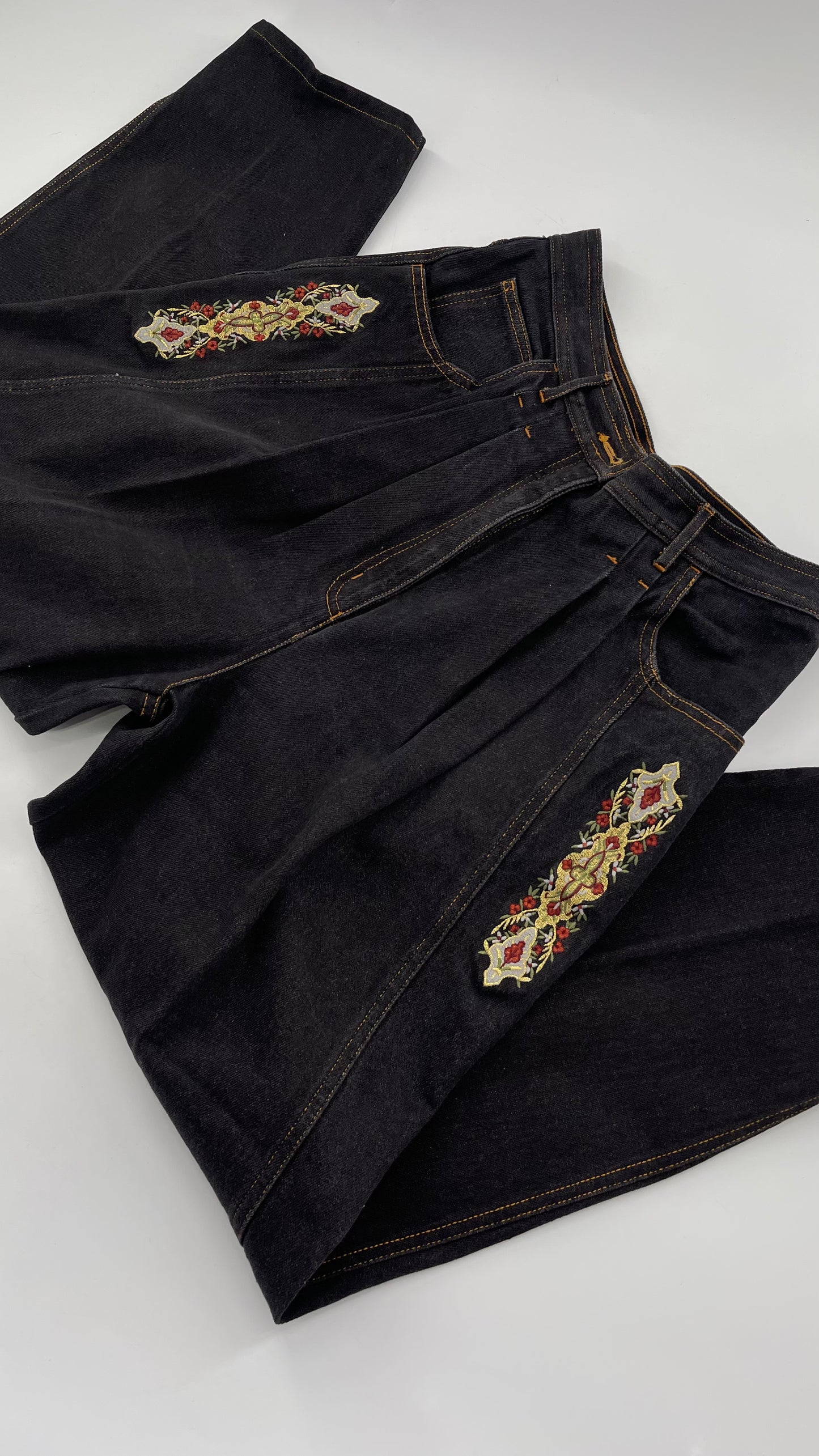 Vintage TOGETHER Basics Dark Gray 80s/90s Tapered, Pleated Waist Old School Embroidered Jeans (14)