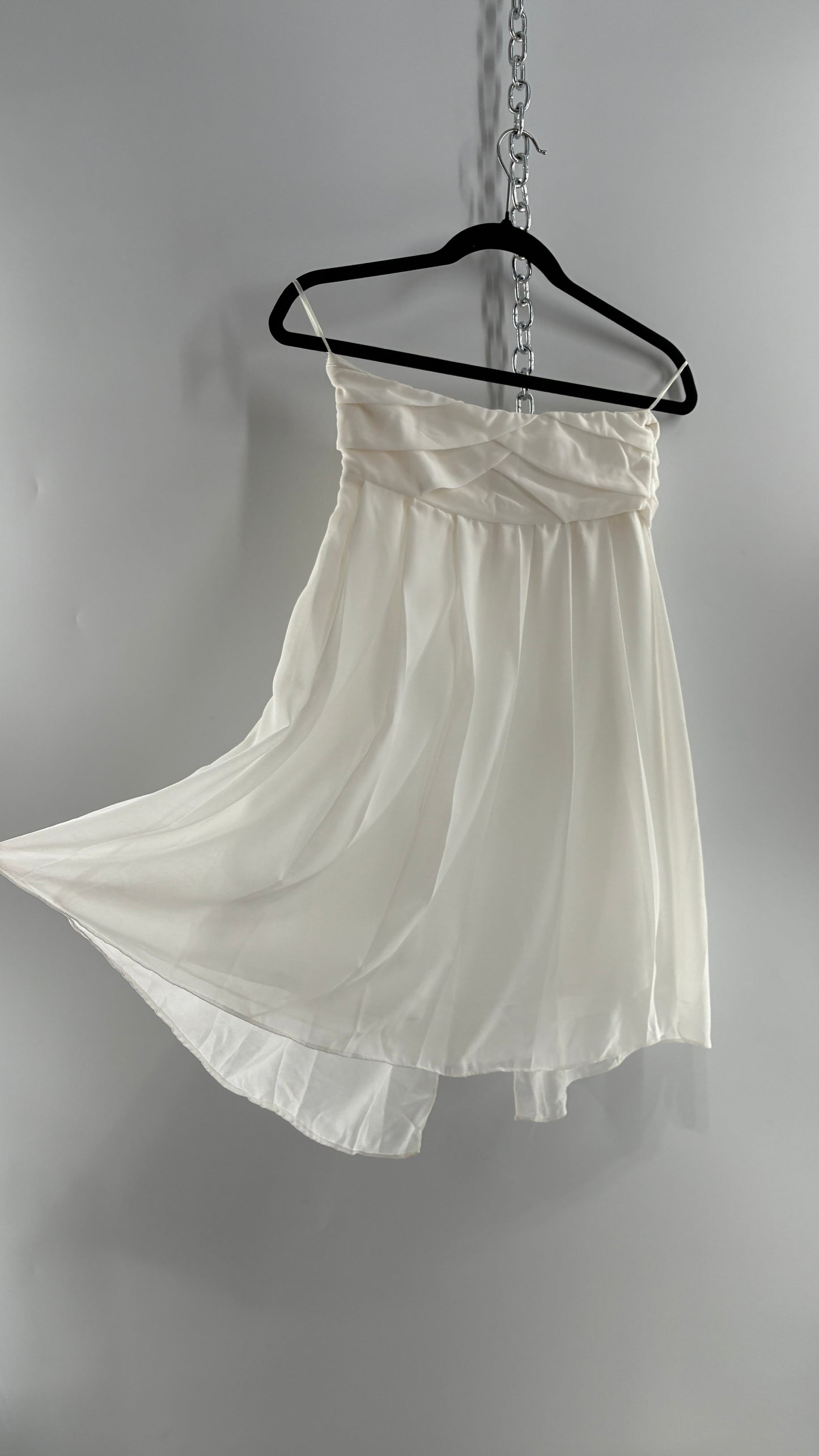 Deadstock Vintage 1990 YA LOS ANGELES White Vented Mini Dress with Petal Appliqué Detail (Medium)