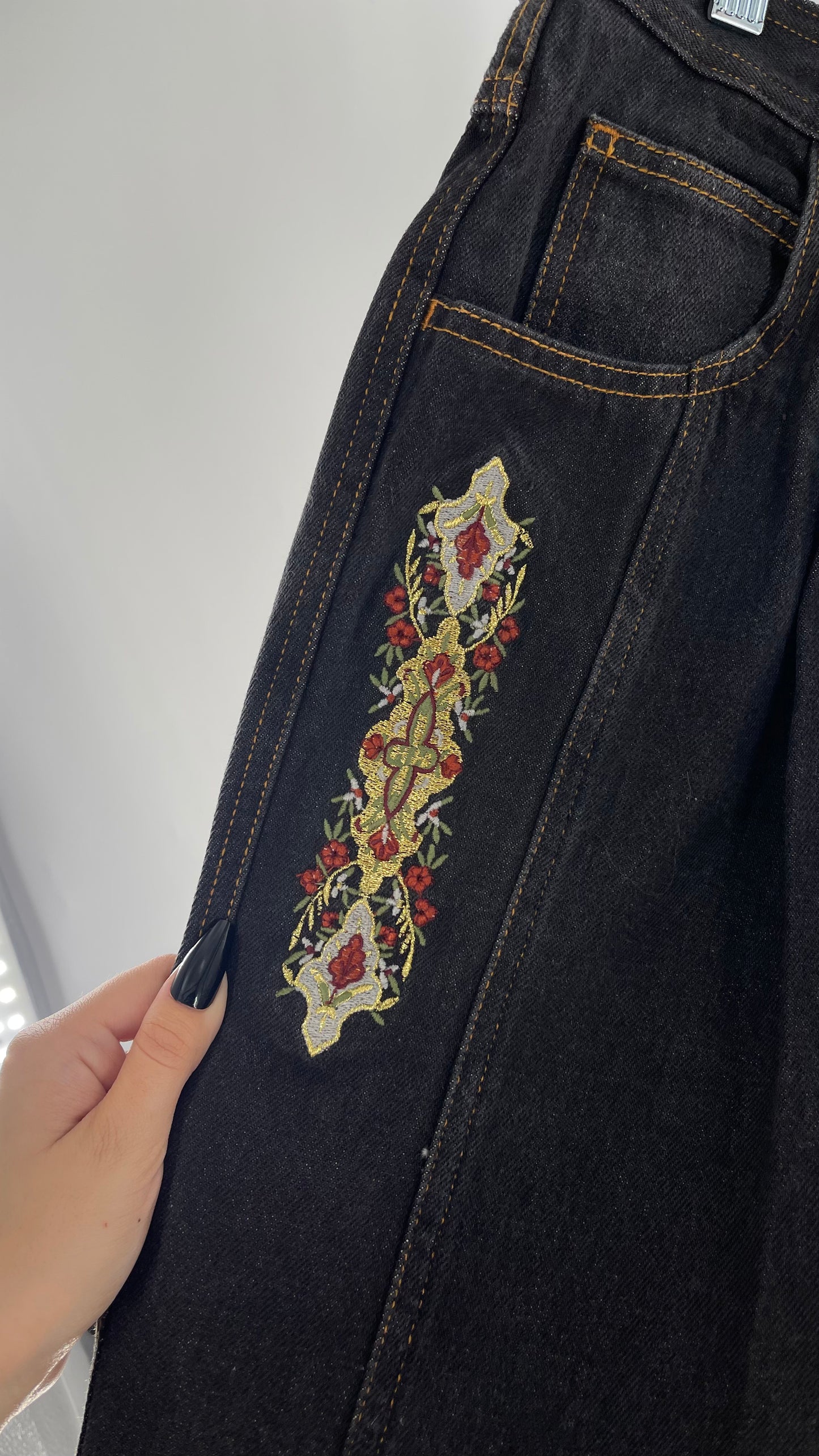 Vintage TOGETHER Basics Dark Gray 80s/90s Tapered, Pleated Waist Old School Embroidered Jeans (14)