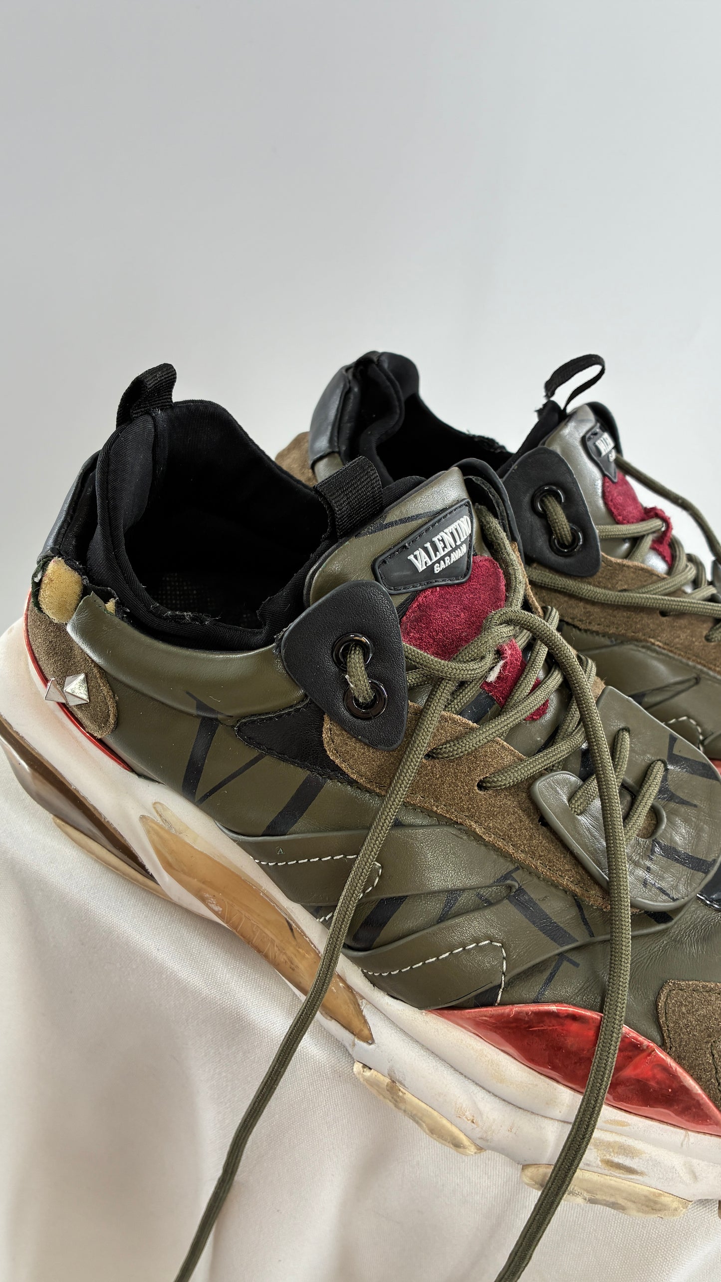 VALENTINO Garavani Distressed Bounce Sneakers (42)