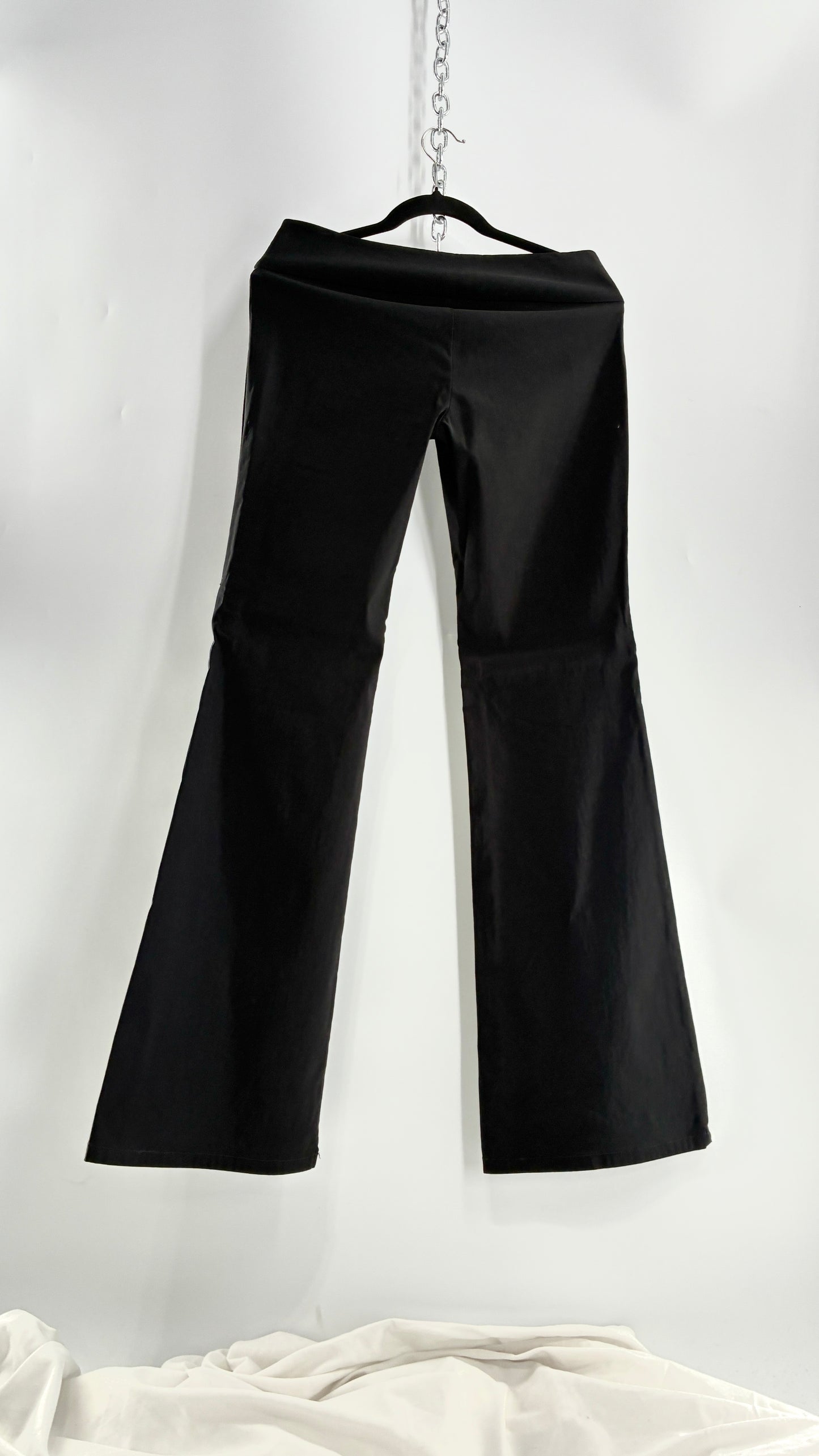Vintage 1990s GUESS Stretch Low Rise Thick Waistband Black Kickflare (29)