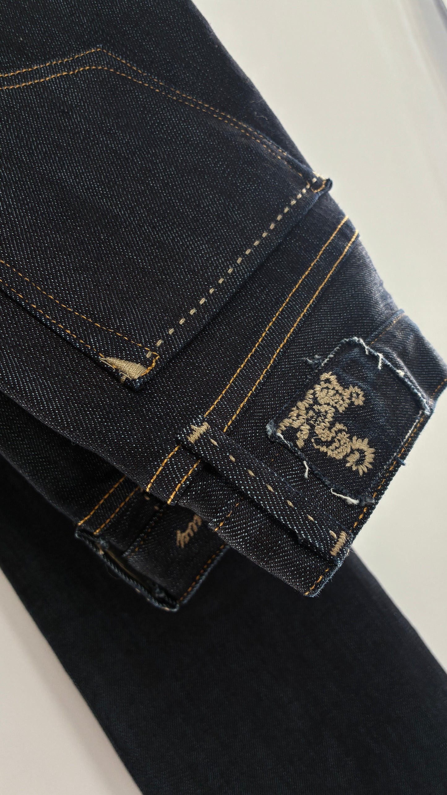 Vintage GOLD SIGN Dark Wash Low Rise Jeans (26)