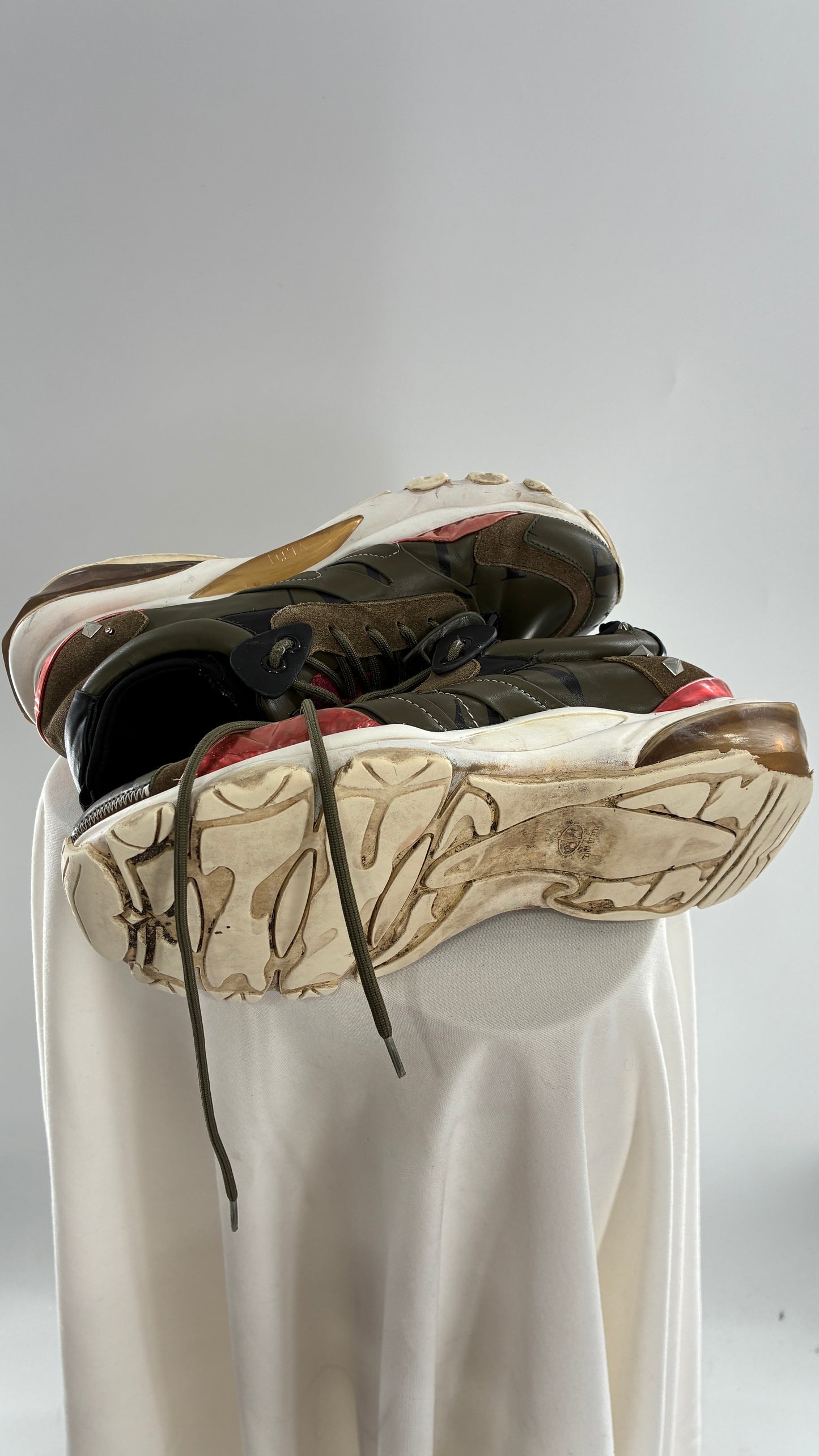 VALENTINO Garavani Distressed Bounce Sneakers (42)