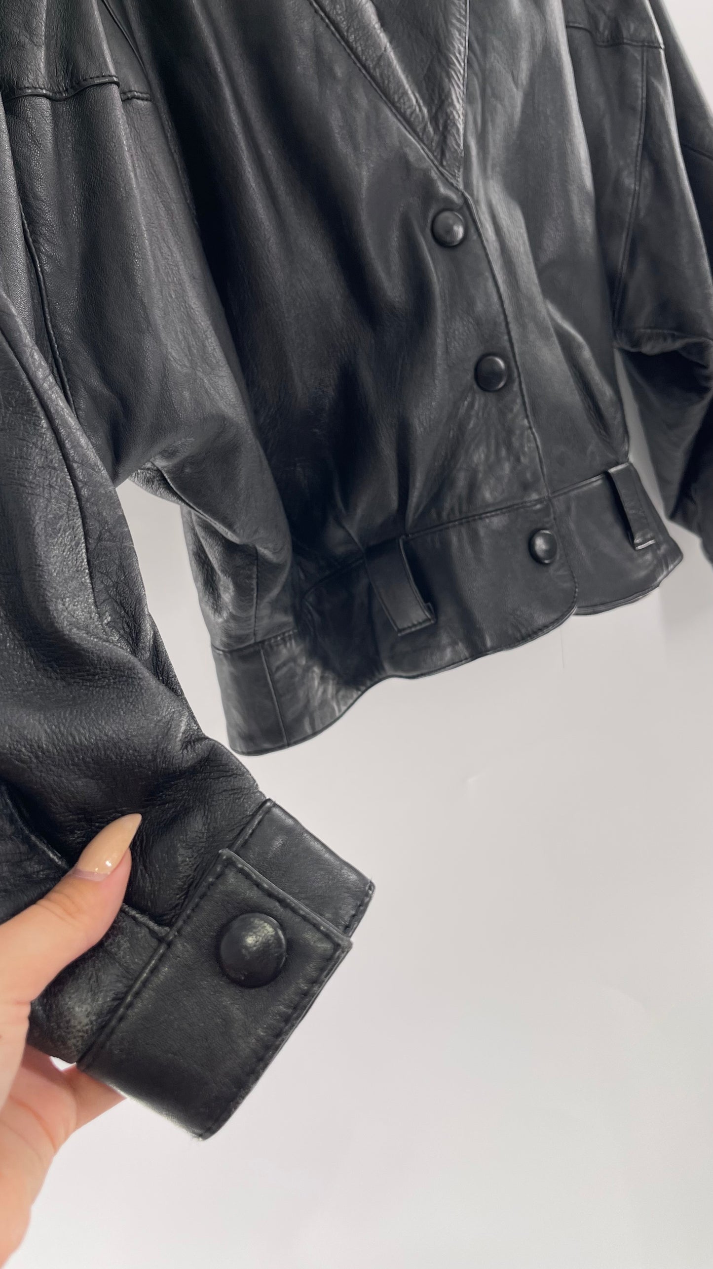 Vintage Black Leather Cropped Motorcycle Jacket (Medium)