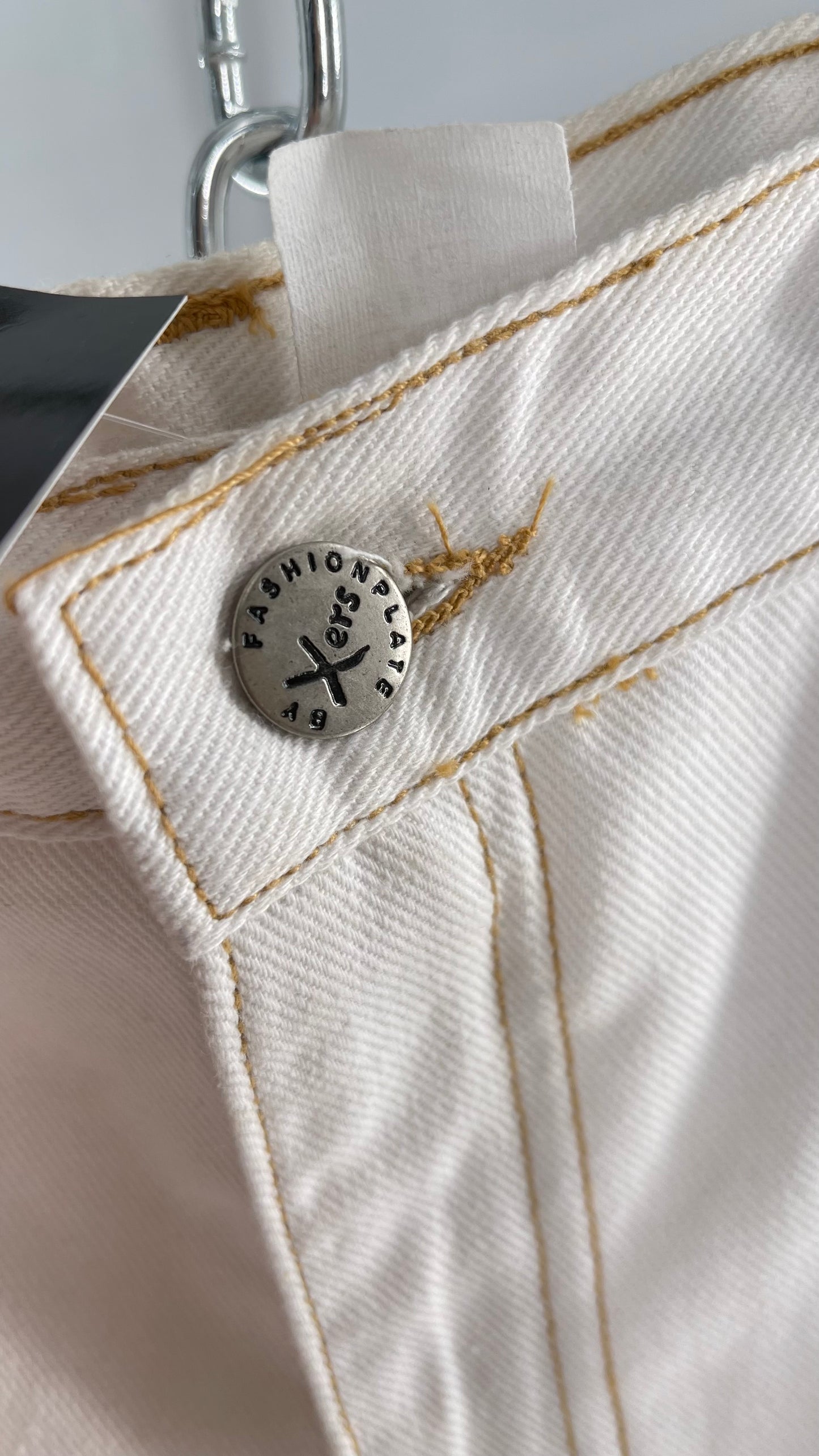 Vintage 1980s Generation X-ers White Contrast Stitch Shorts with Double Waistline on Bum (28)