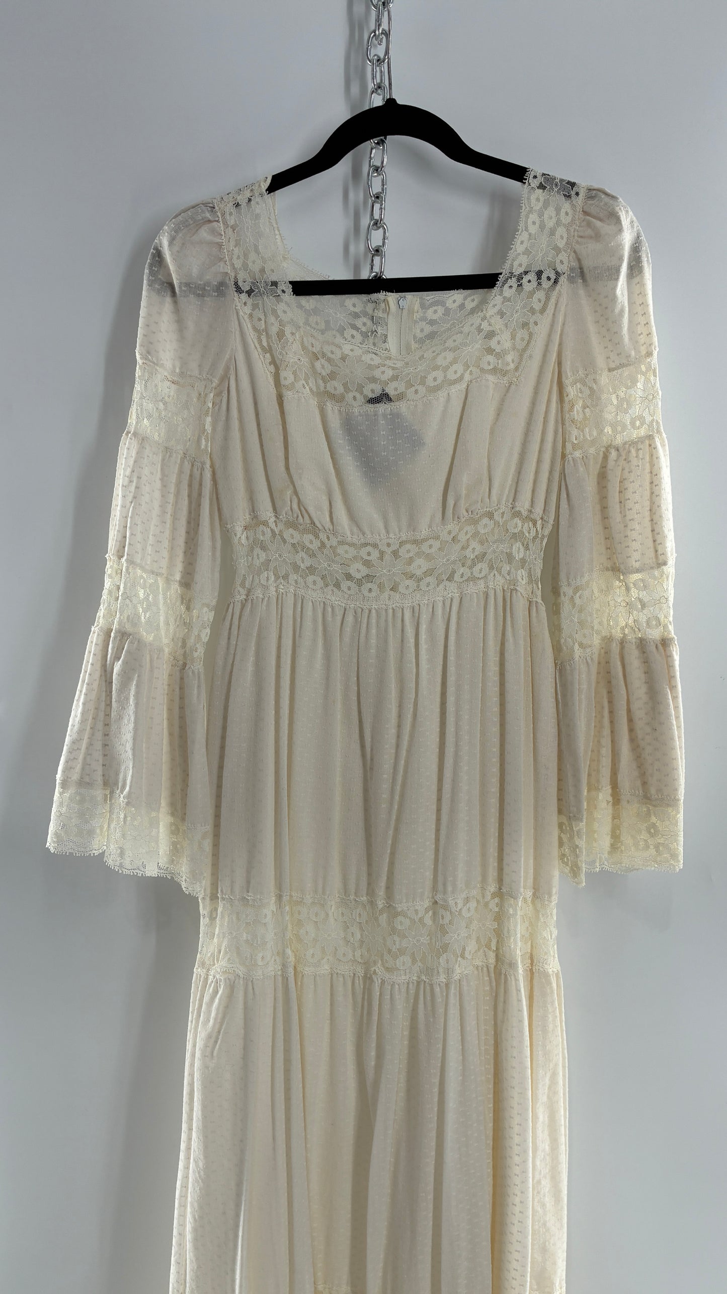 Vintage 1970s Off White Handmade Bell Sleeve Possible Wedding Gown (XS/Small)